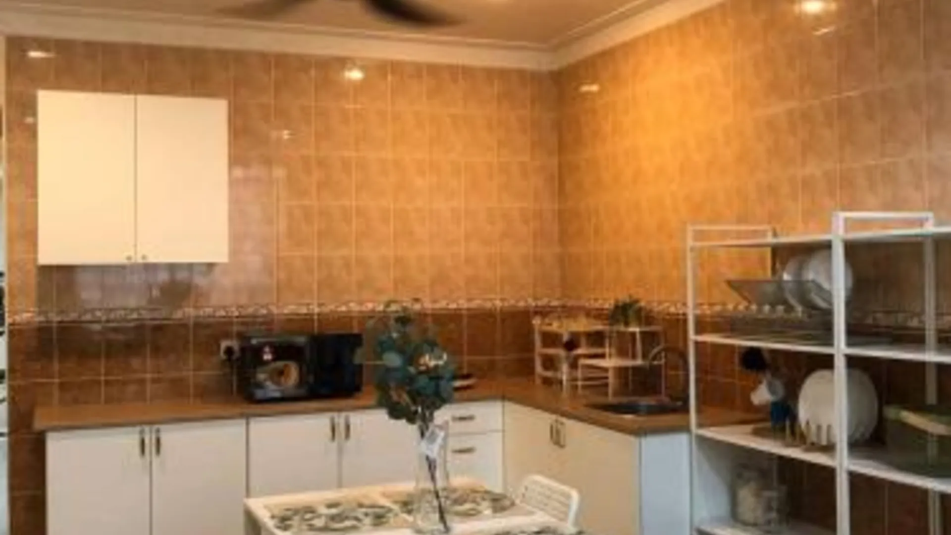 말라카 바투 베렌담의 프라이빗 하우스 (2400m², 침실 4개, 프라이빗 욕실 3개) 3성급 싱글룸 부대시설