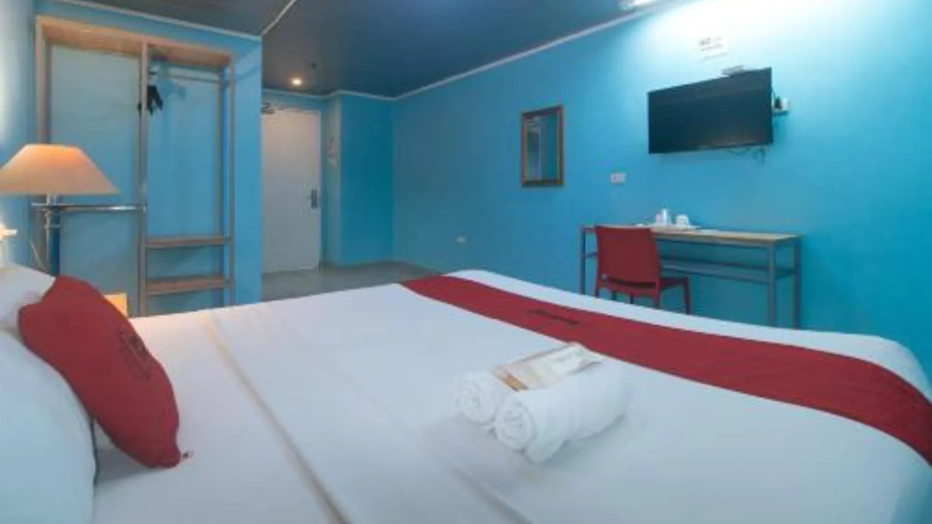 세부 레드도어즈 플러스 뉴 에라 버짓 호텔 만다우에 구 레드도어즈 플러스 니어 UV 만다우에 세부 2성급 호텔 전망