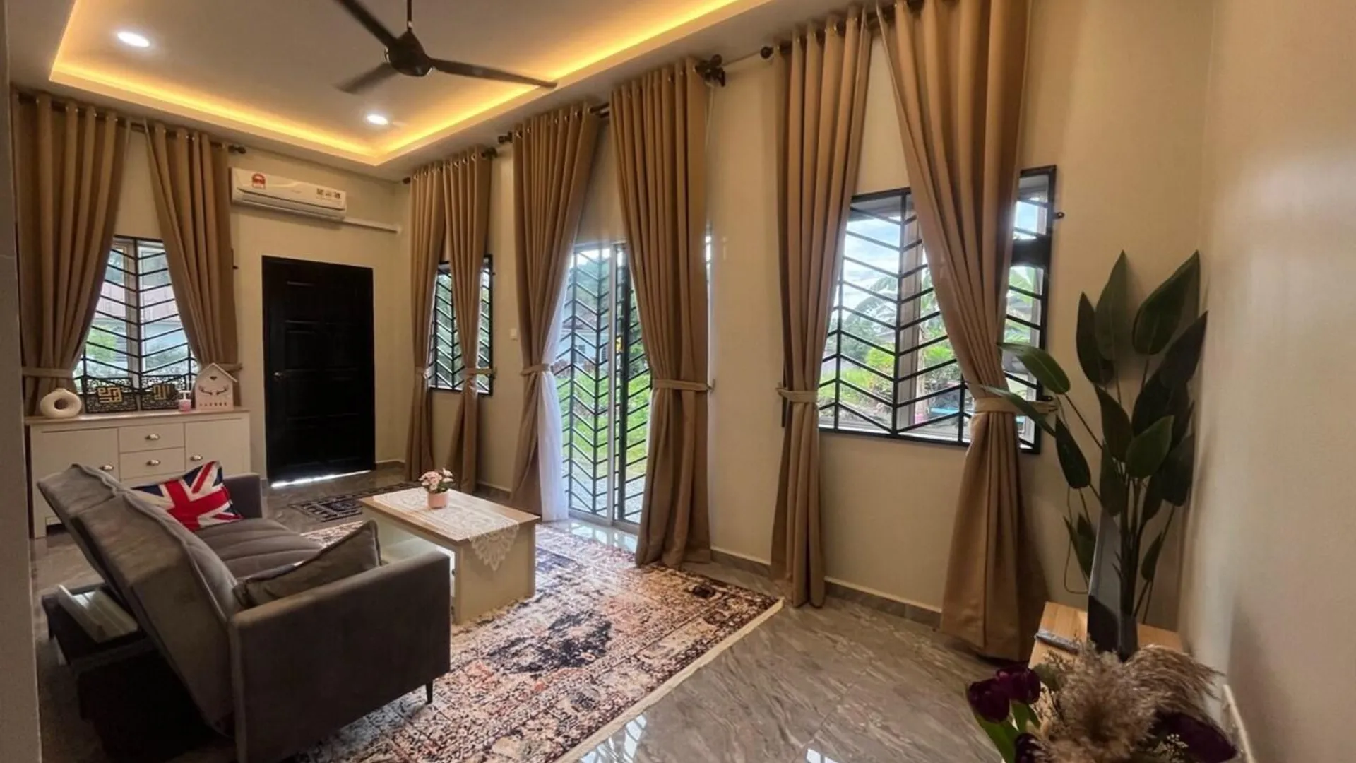 말라카 말라카 시내의 프라이빗 하우스 (800m², 침실 3개, 프라이빗 욕실 2개) 2성급 싱글룸 객실