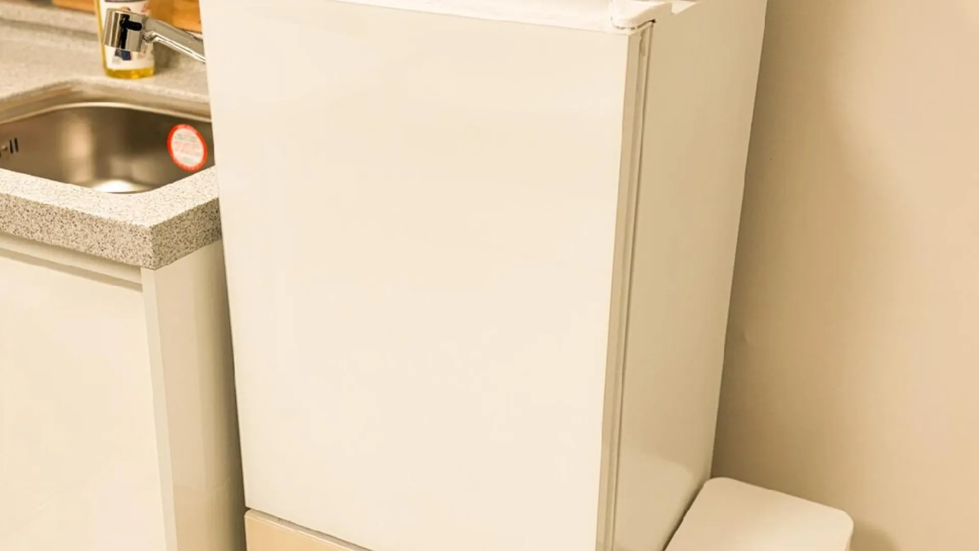 서울 J107 #신규 오픈 #홍대입구6번출구 도보 3분거리#감각적인 숙소 2성급 싱글룸 전망