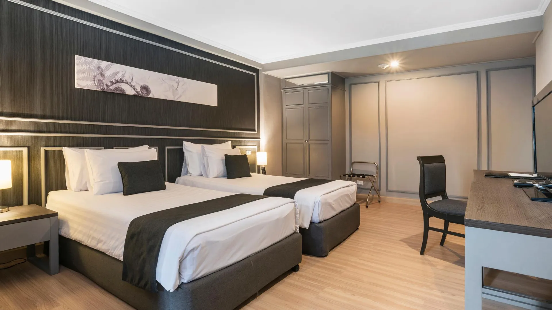 방콕 SC 파크 호텔 4성급 호텔 스위트룸