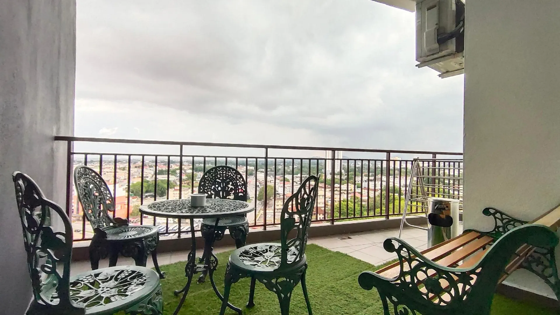 이포 캄풍 쿠차이의 아파트먼트 (880m², 침실 2개, 프라이빗 욕실 2개) 3성급 싱글룸 수영장