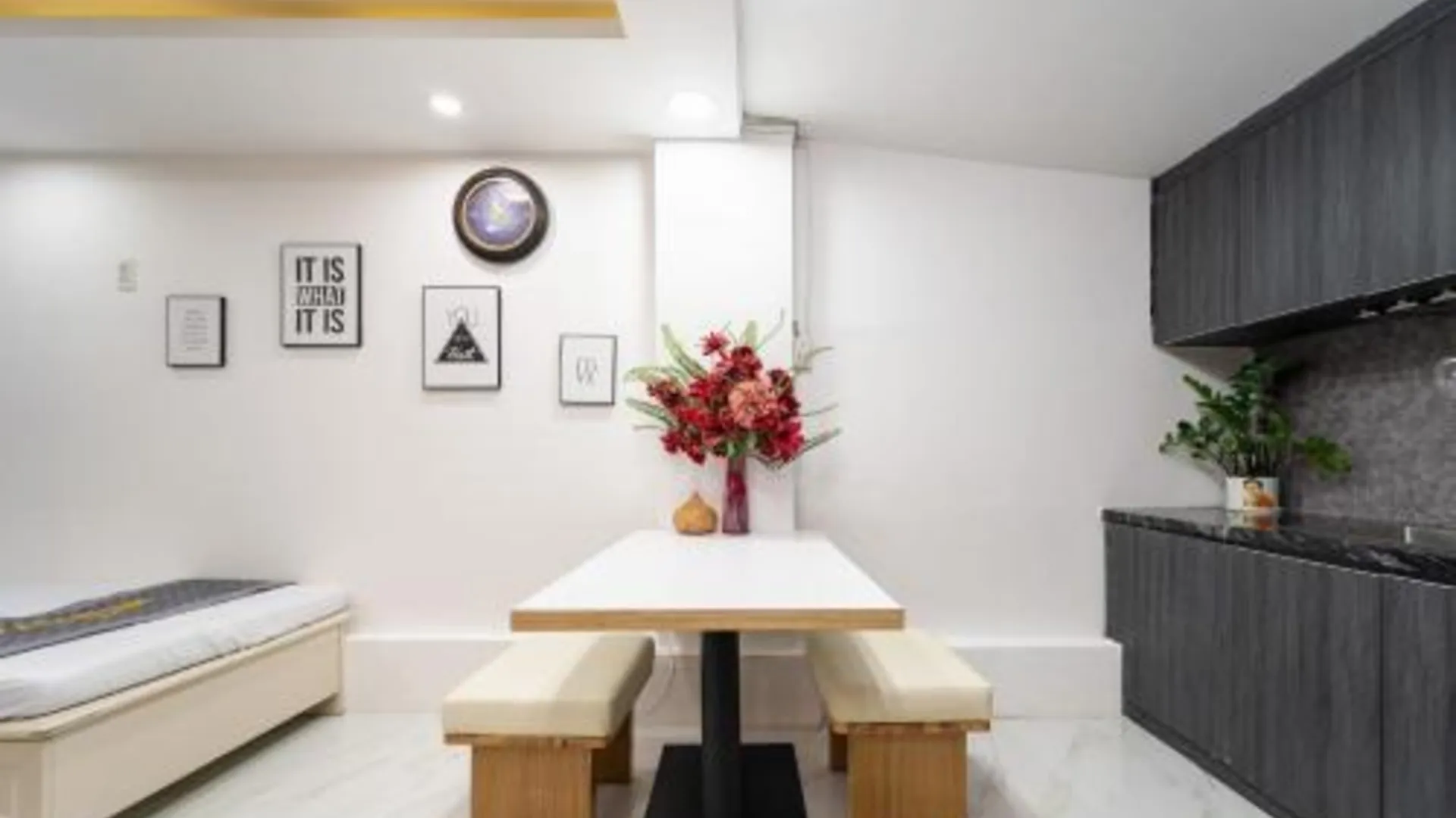 호치민 골든 선 3 아파트먼트 2성급 호텔 수영장