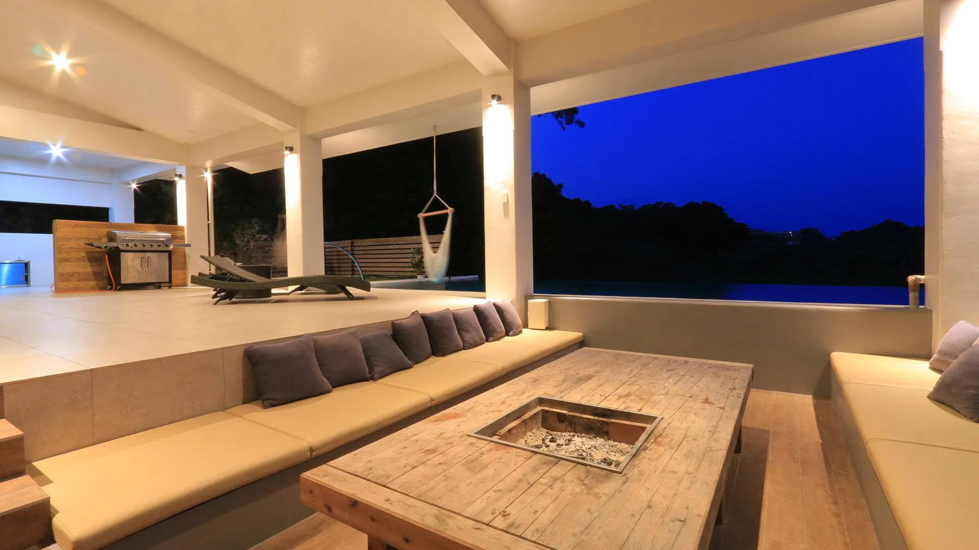 오키나와 본섬 MARINX POOLVILLA NAKANDAKARI 4성급 게스트하우스 스위트룸