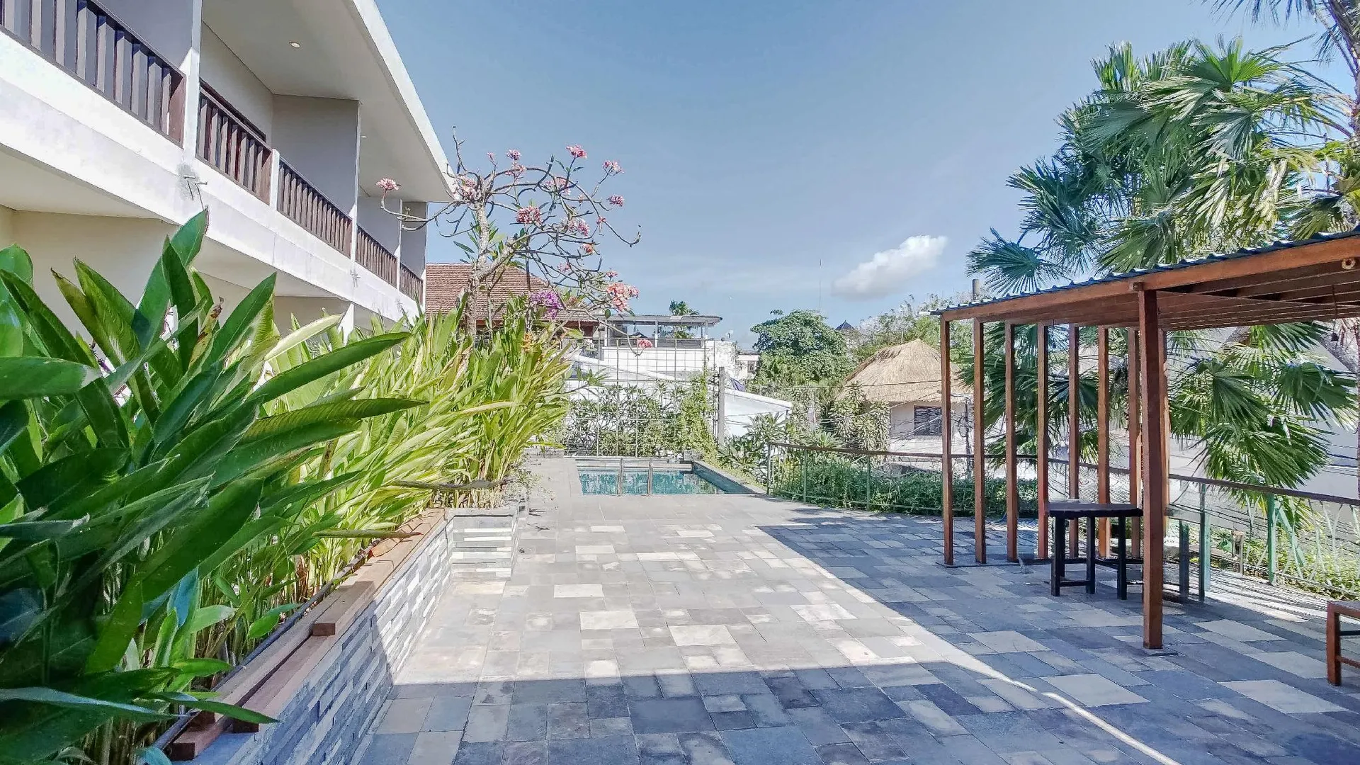 발리 아카르사 코코로 사누르 발리 2성급 호텔 외관