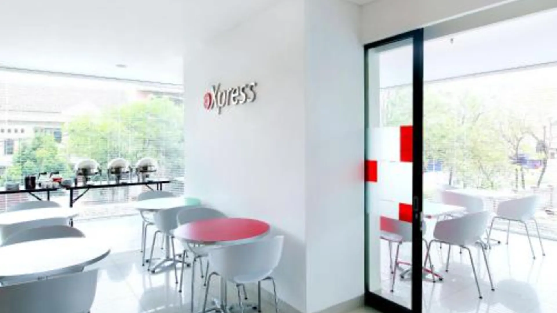 마카사르 아마리스호텔 파나쿠강 2성급 호텔 수영장