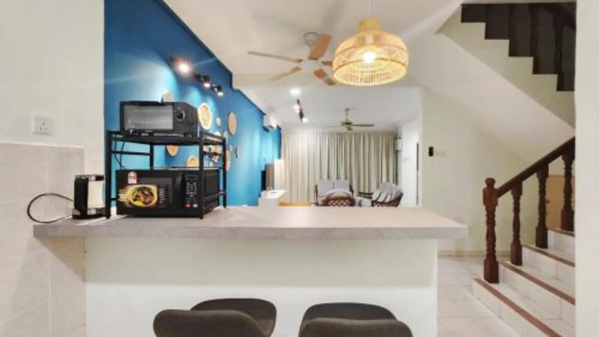 이포 캄풍 쿠차이의 프라이빗 하우스 (m², 침실 4개, 프라이빗 욕실 4개) 3성급 게스트하우스 수영장