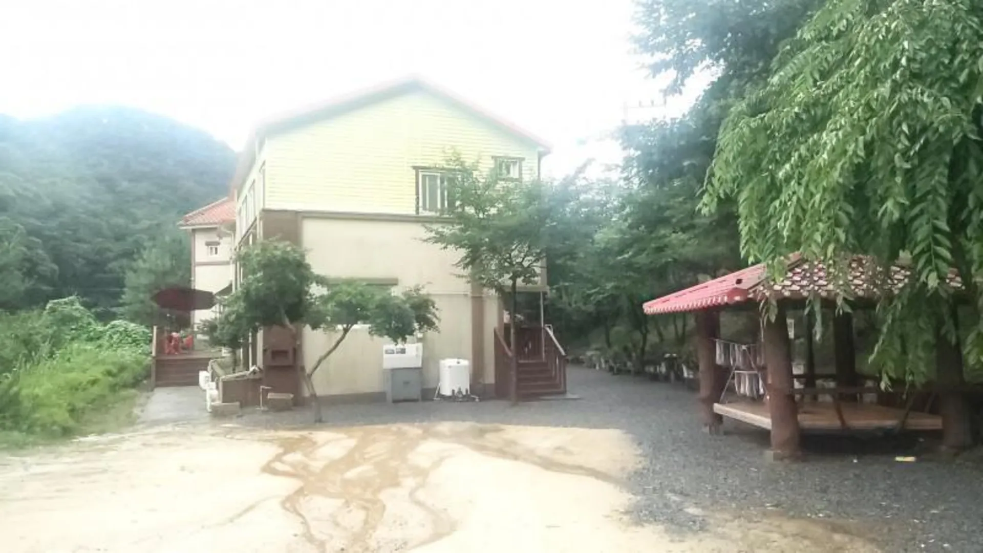 충주 충주 월악산꽃피는산골펜션 2성급 게스트하우스 수영장