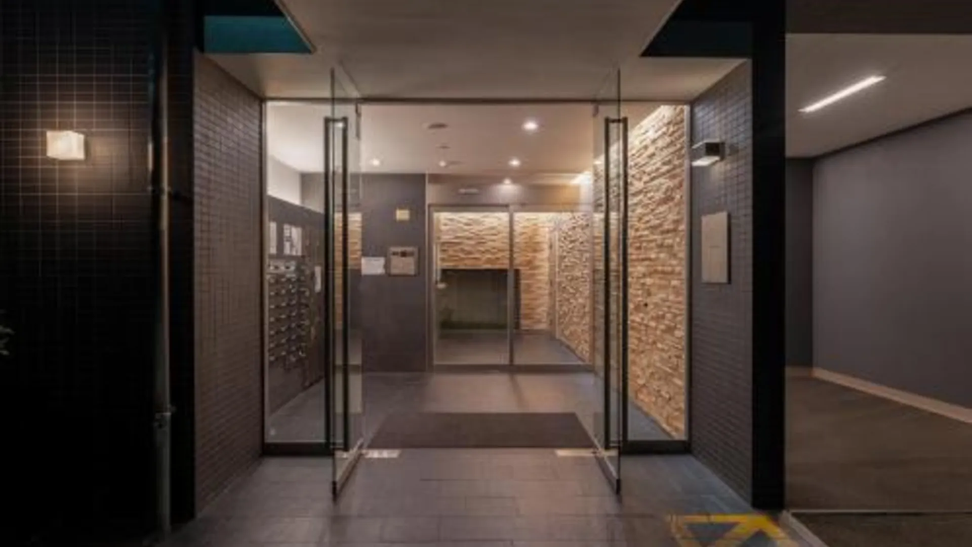 후쿠오카 VIDA Hakata 3성급 게스트하우스 외관