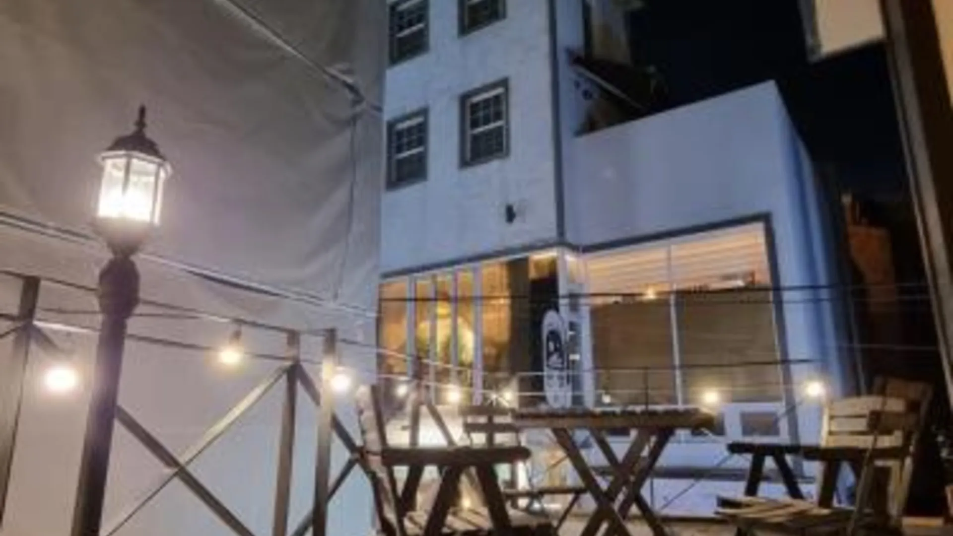 서울 신촌의 프라이빗 하우스 (m², 침실 1개, 프라이빗 욕실 1개) 4성급 게스트하우스 외관