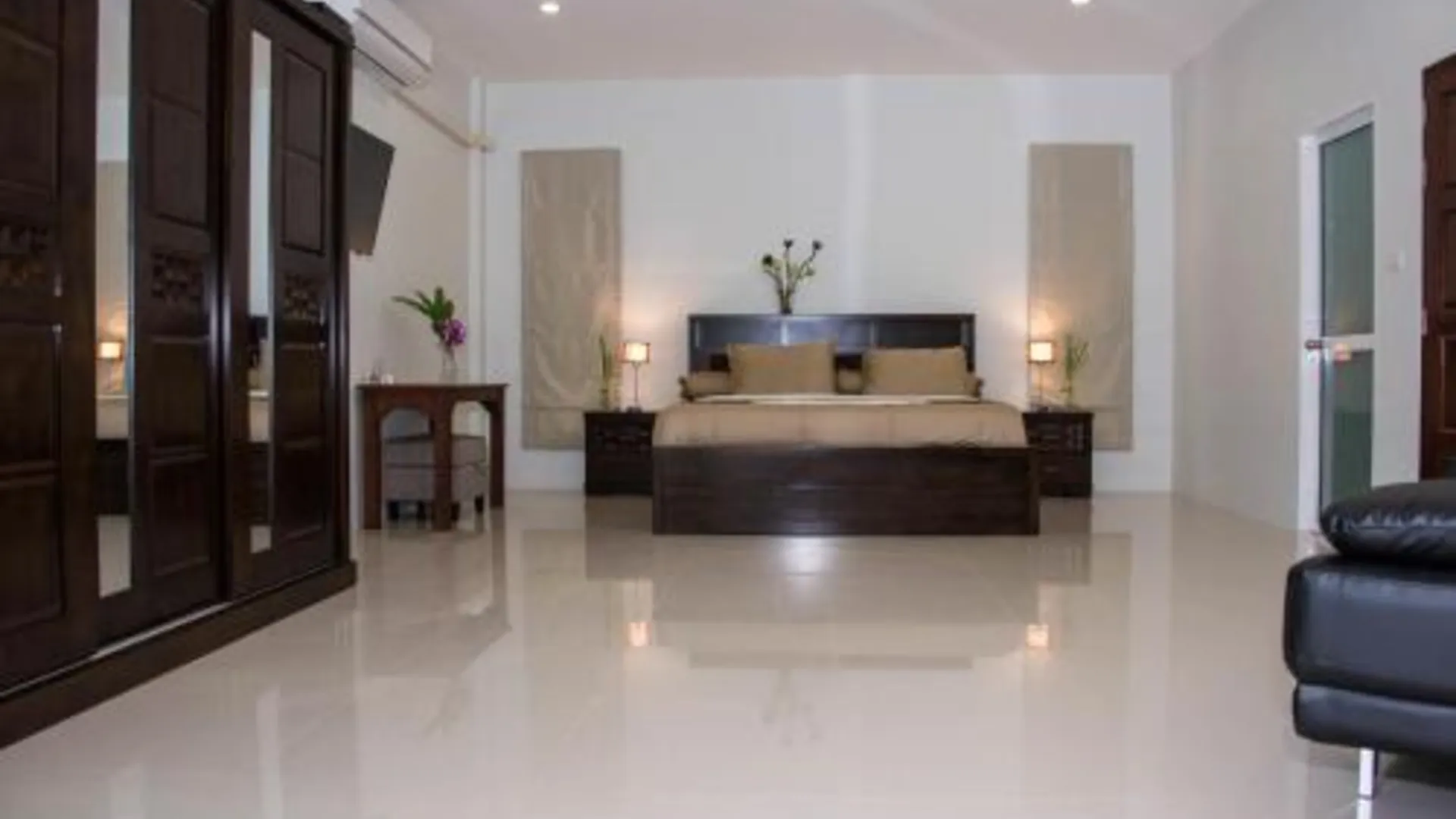 푸켓 빌라 타 마프라오 4성급 호텔 스위트룸