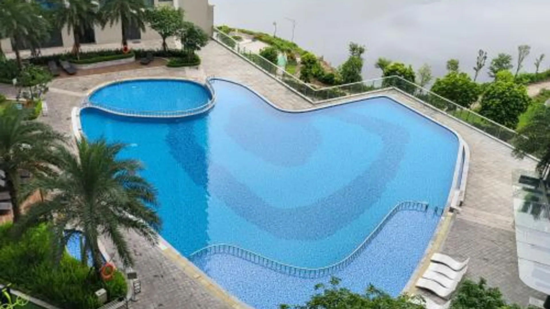 하노이 빈홈즈 스카이레이크 - 페리아 홈즈 5성급 게스트하우스 로비