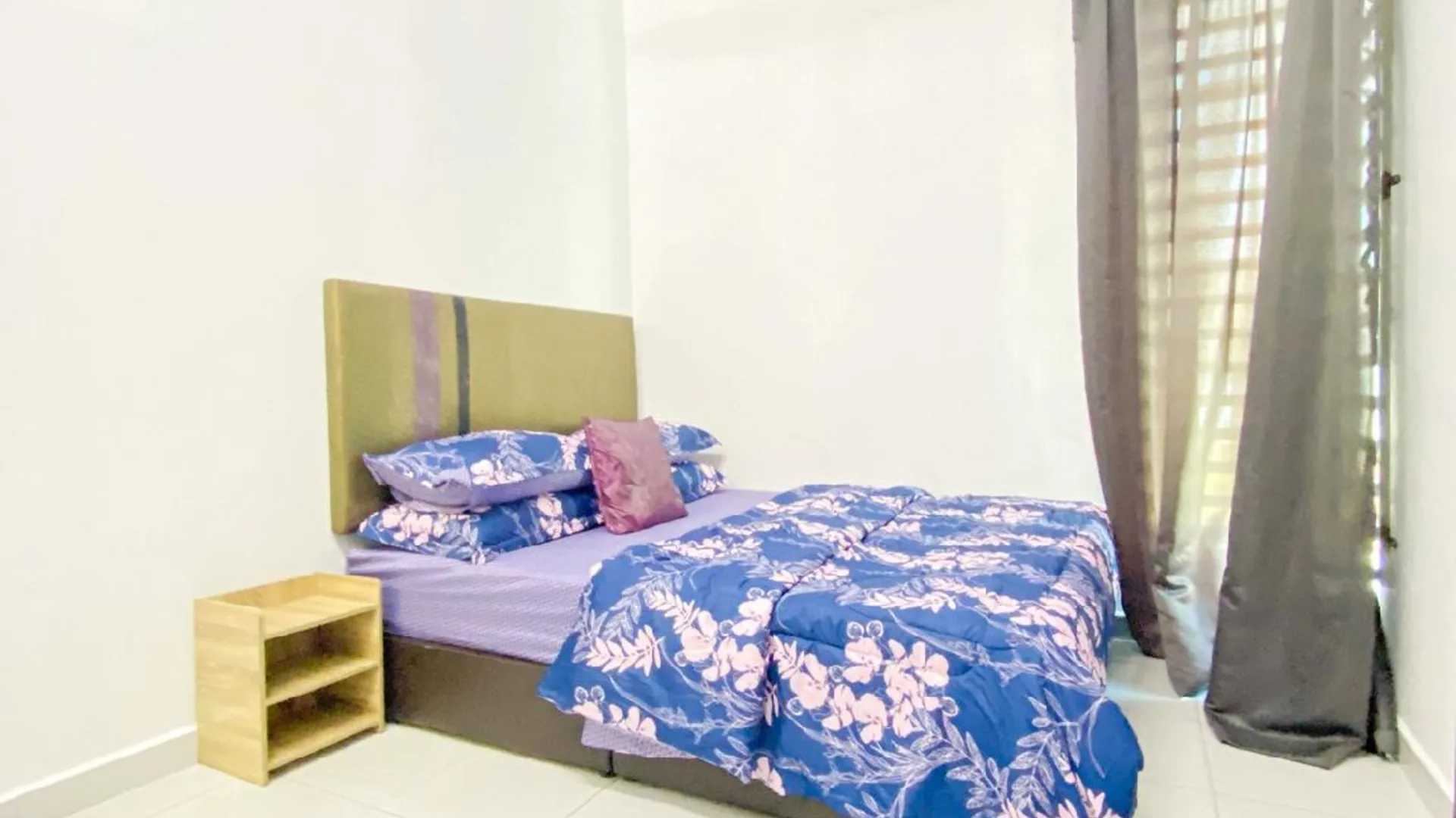 추카이 캄풍 부킷 쿠앙의 프라이빗 하우스 (m², 침실 3개, 프라이빗 욕실 1개) 3성급 게스트하우스 객실