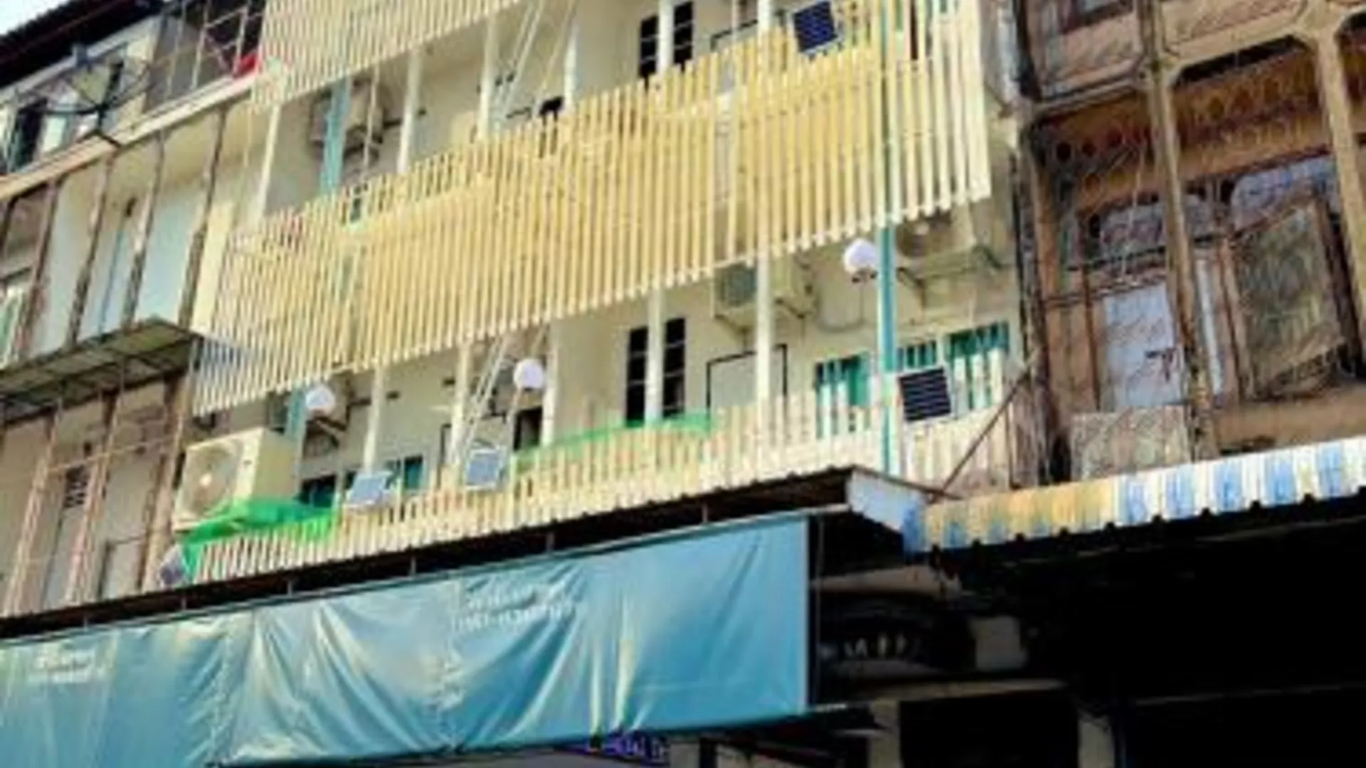 방콕 LSN Mansion 2성급 싱글룸 외관