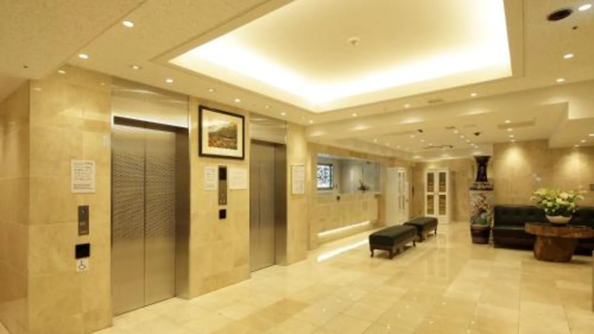 교토 호텔 체크 인 시조카라스마 2성급 호텔 외관