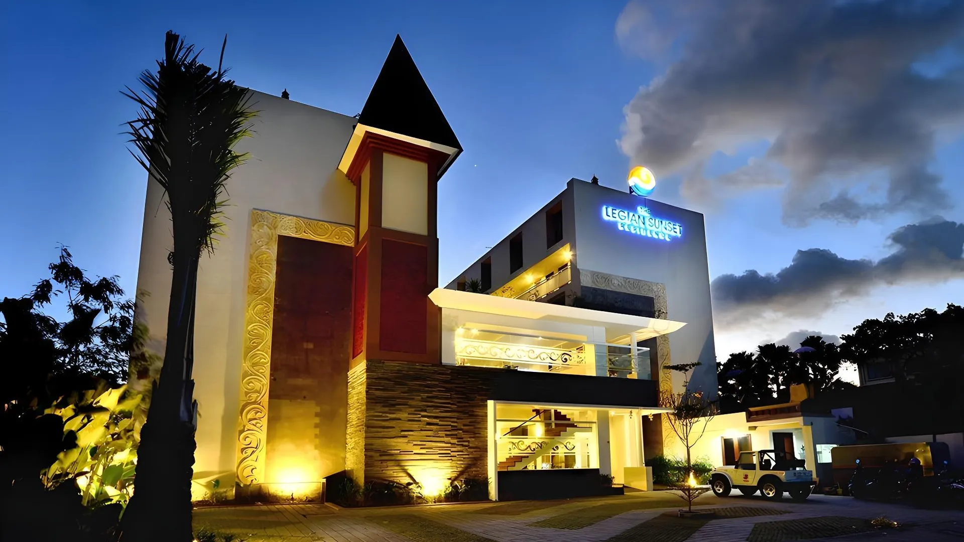 발리 더 레지안 선셋 레지던스 3성급 호텔 외관