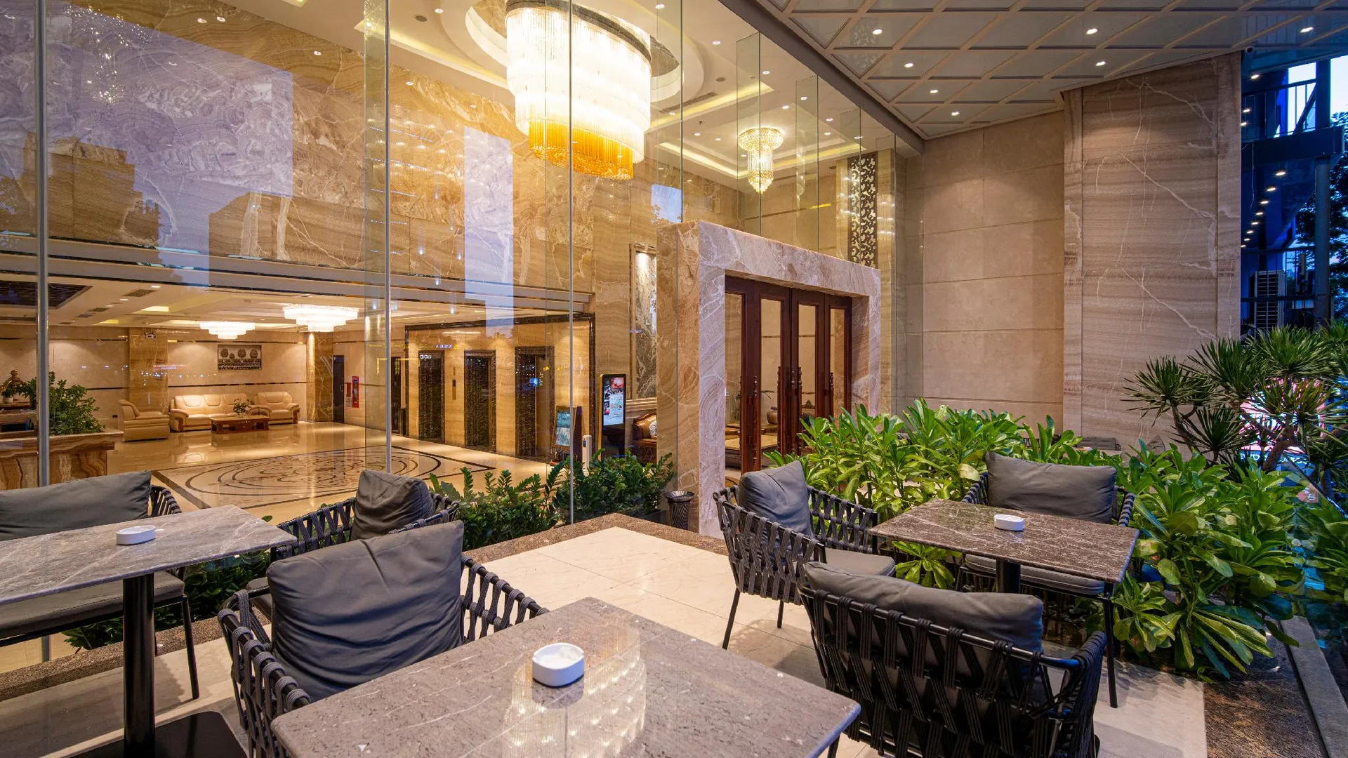 다낭 럭스테리 호텔 4성급 호텔 외관