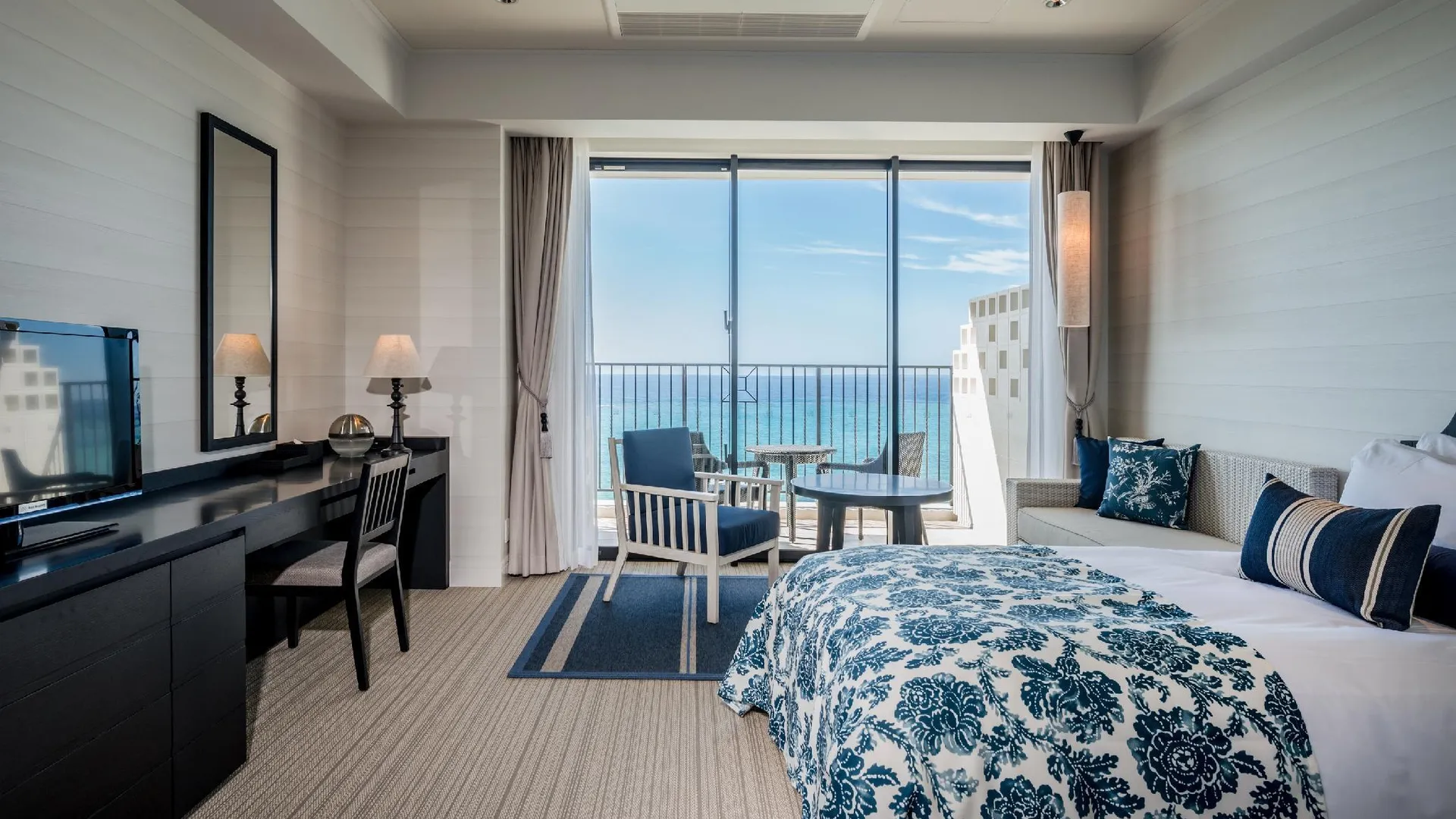 오키나와 본섬 호텔 몬토레 오키나와 스파 앤 리조트 4성급 호텔 스위트룸