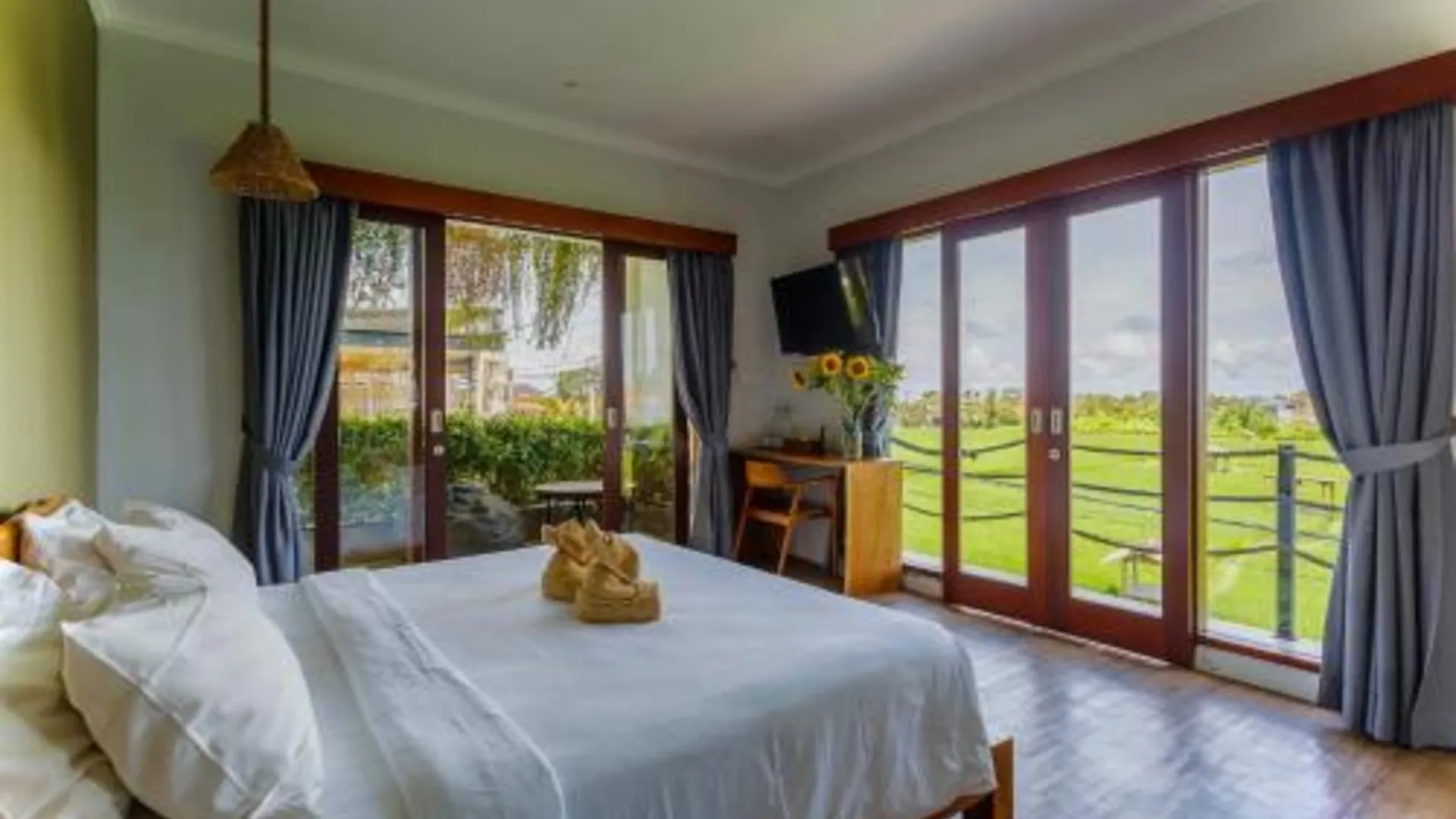 발리 짱구 하이프 3성급 호텔 스위트룸