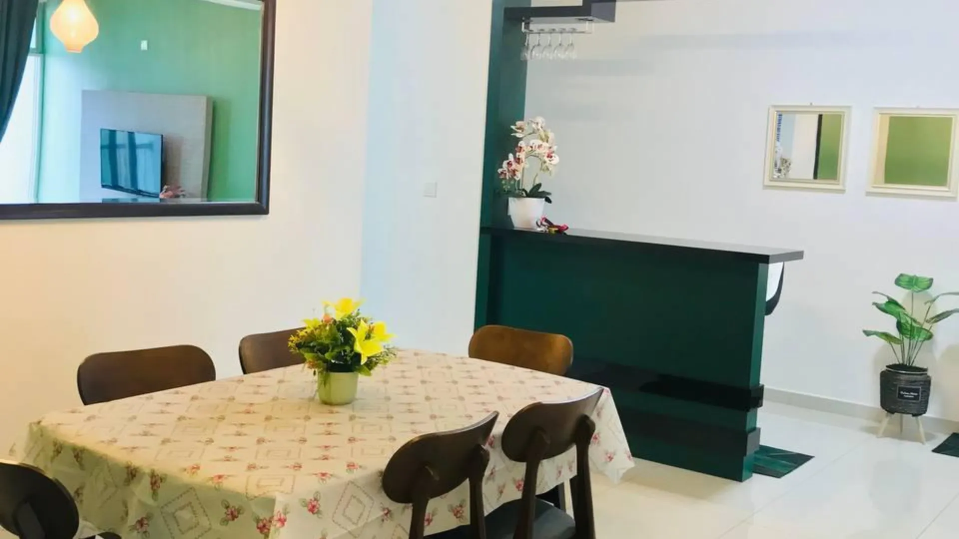 이포 캄퐁 울루 세포르의 아파트먼트 (346m², 침실 3개, 프라이빗 욕실 2개) 4성급 싱글룸 수영장