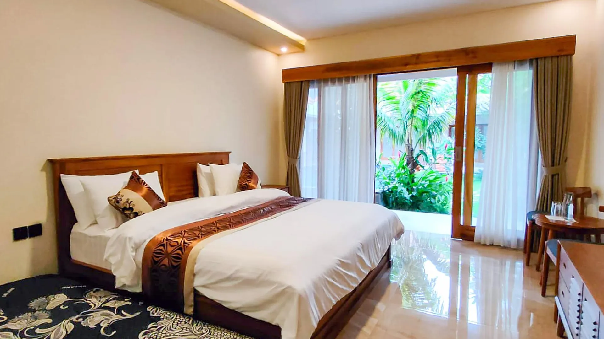 발리 푸리 아비안 아리 빌라 바이 더 라바나 4성급 호텔 객실