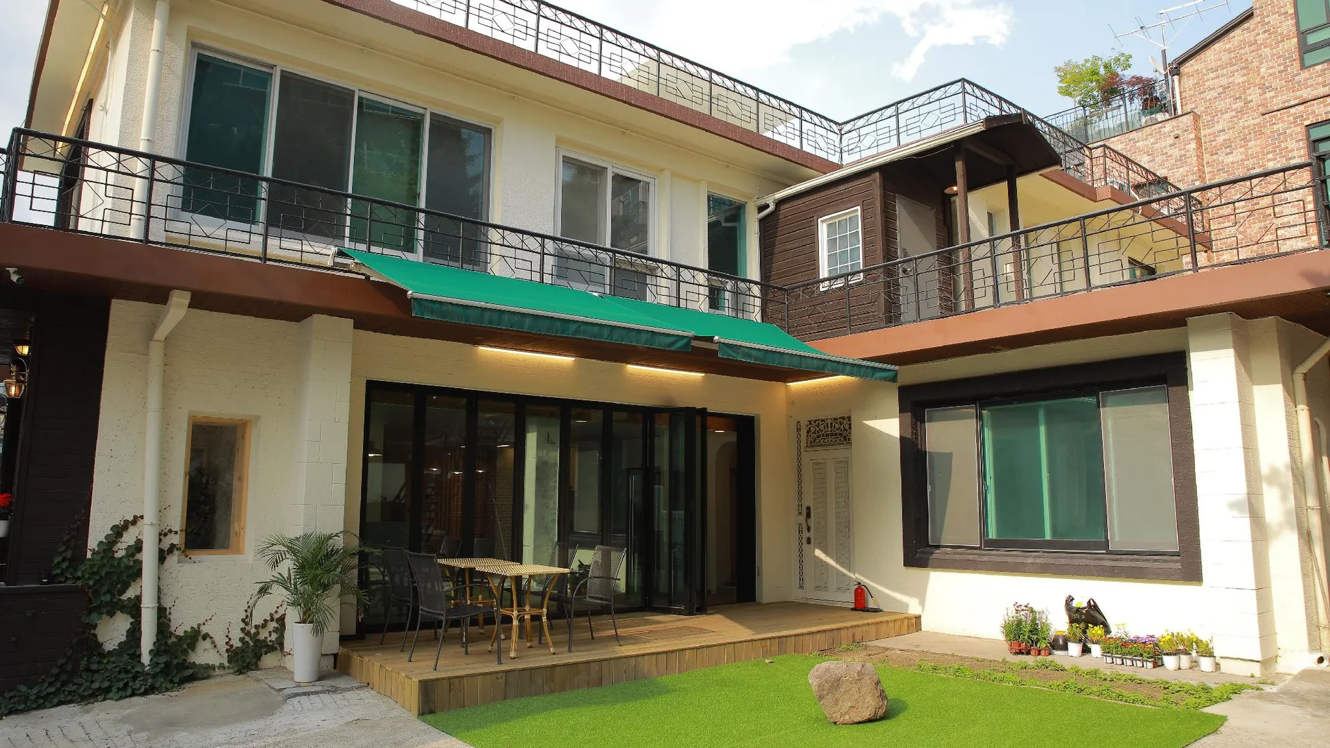 서울 슬로우 바이브 명동 2성급 호텔 로비