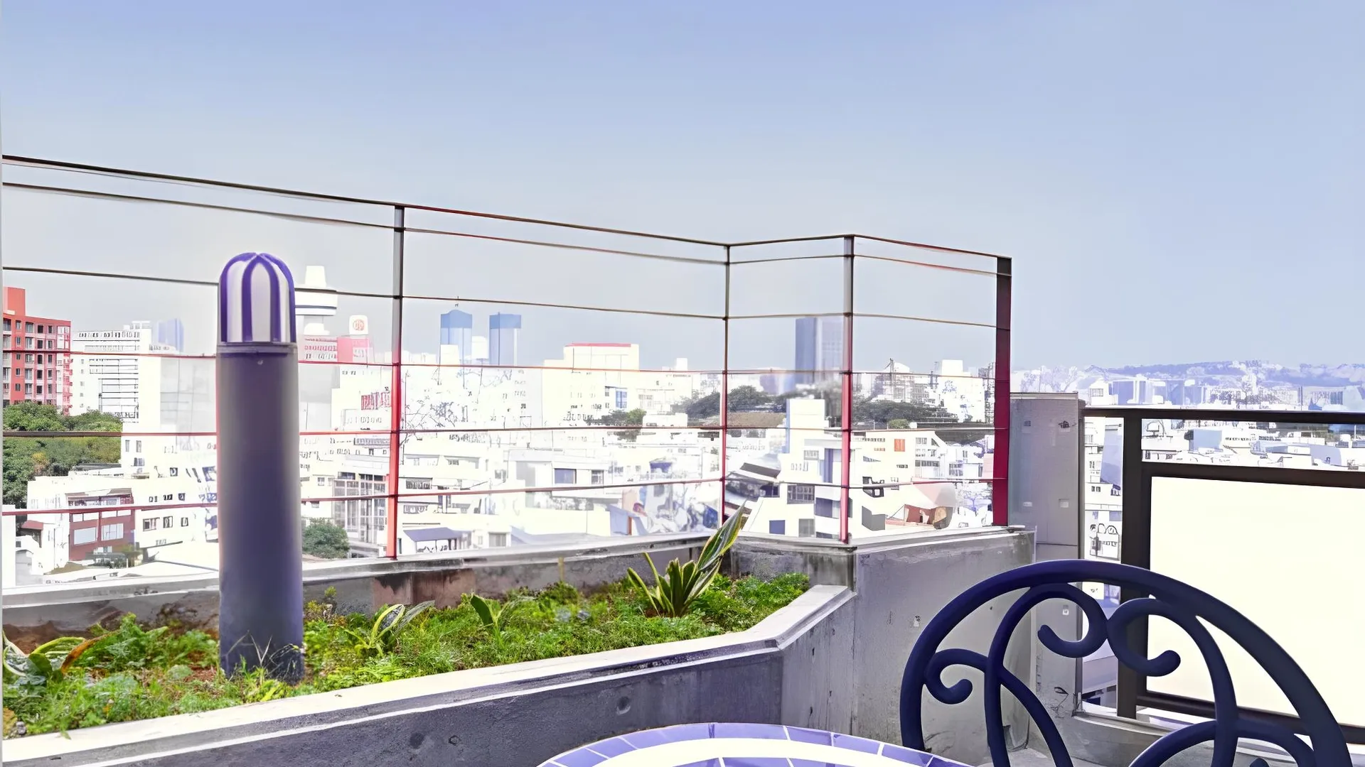 오키나와 본섬 코쿠사이 타운 인 1성급 호텔 외관