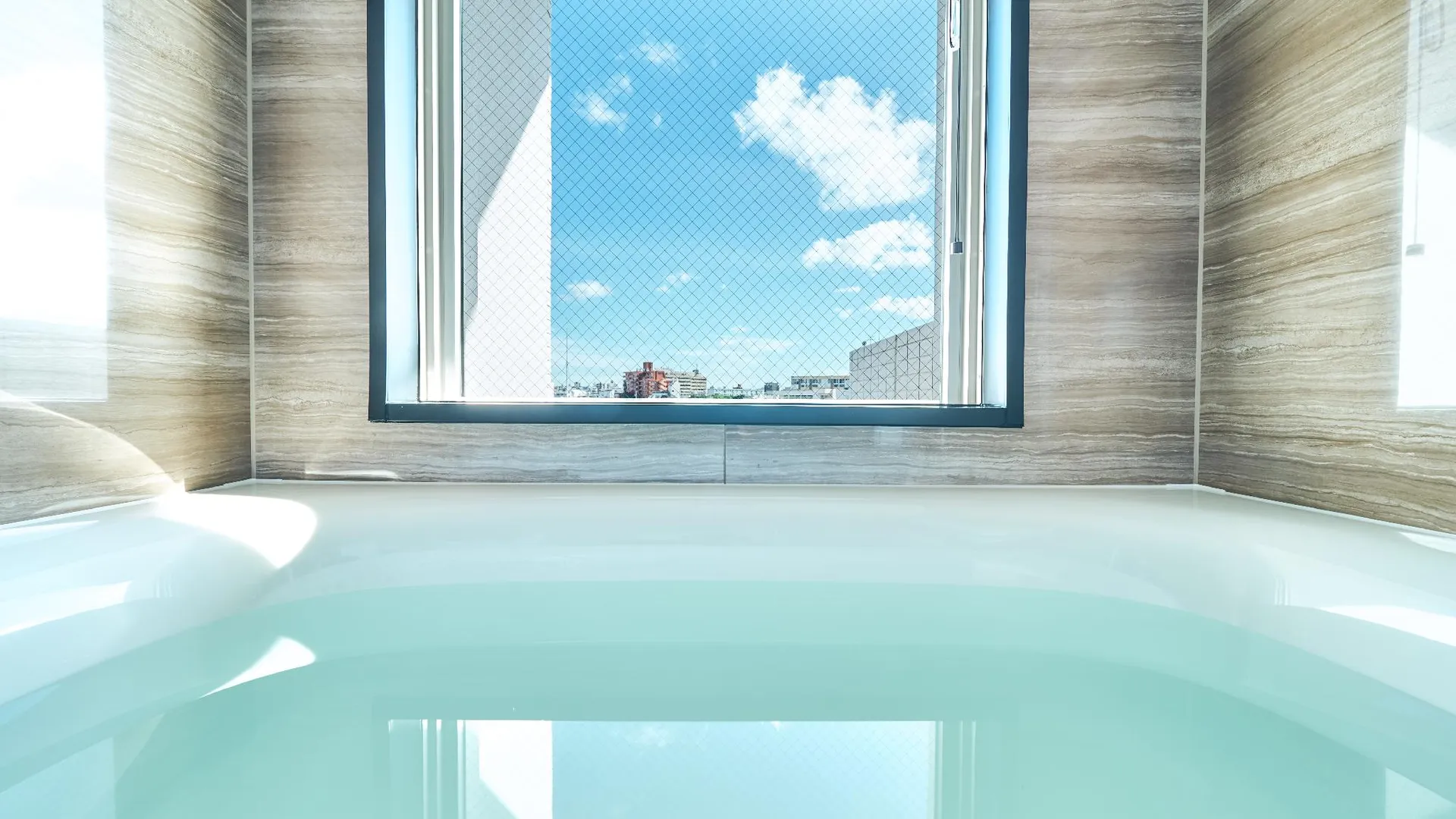 오키나와 본섬 라쿠텐 스테이 나하 야치문 스트리트 4성급 게스트하우스 외관