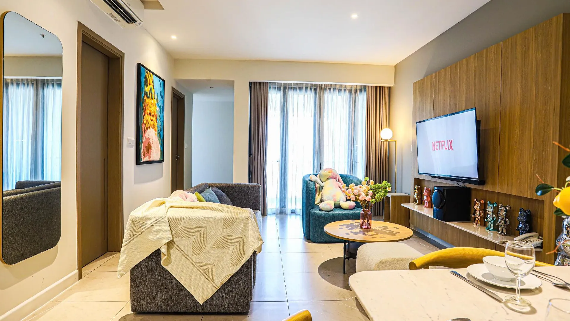 호치민 4군의 아파트먼트 (85m², 침실 2개, 프라이빗 욕실 2개) 5성급 싱글룸 로비