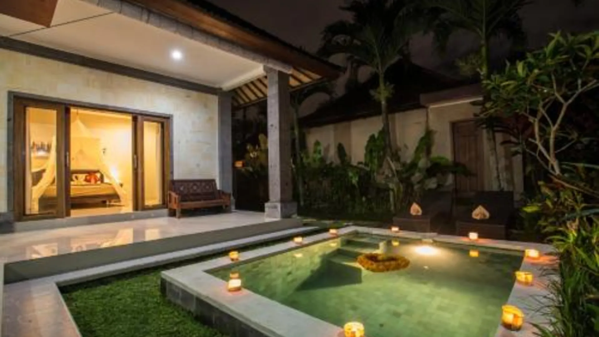 발리 와룽 만디 앤 빌라 4성급 게스트하우스 로비