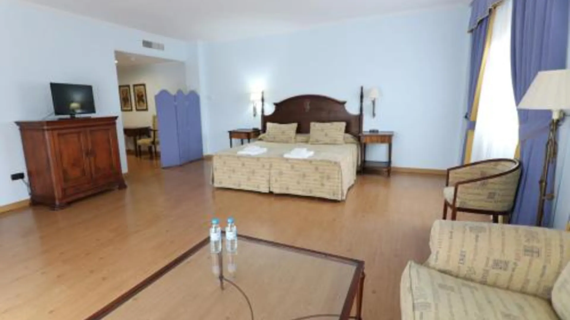 플라센샤 Hospedium Hotel Doña Mafalda de Castilla 4성급 호텔 스위트룸