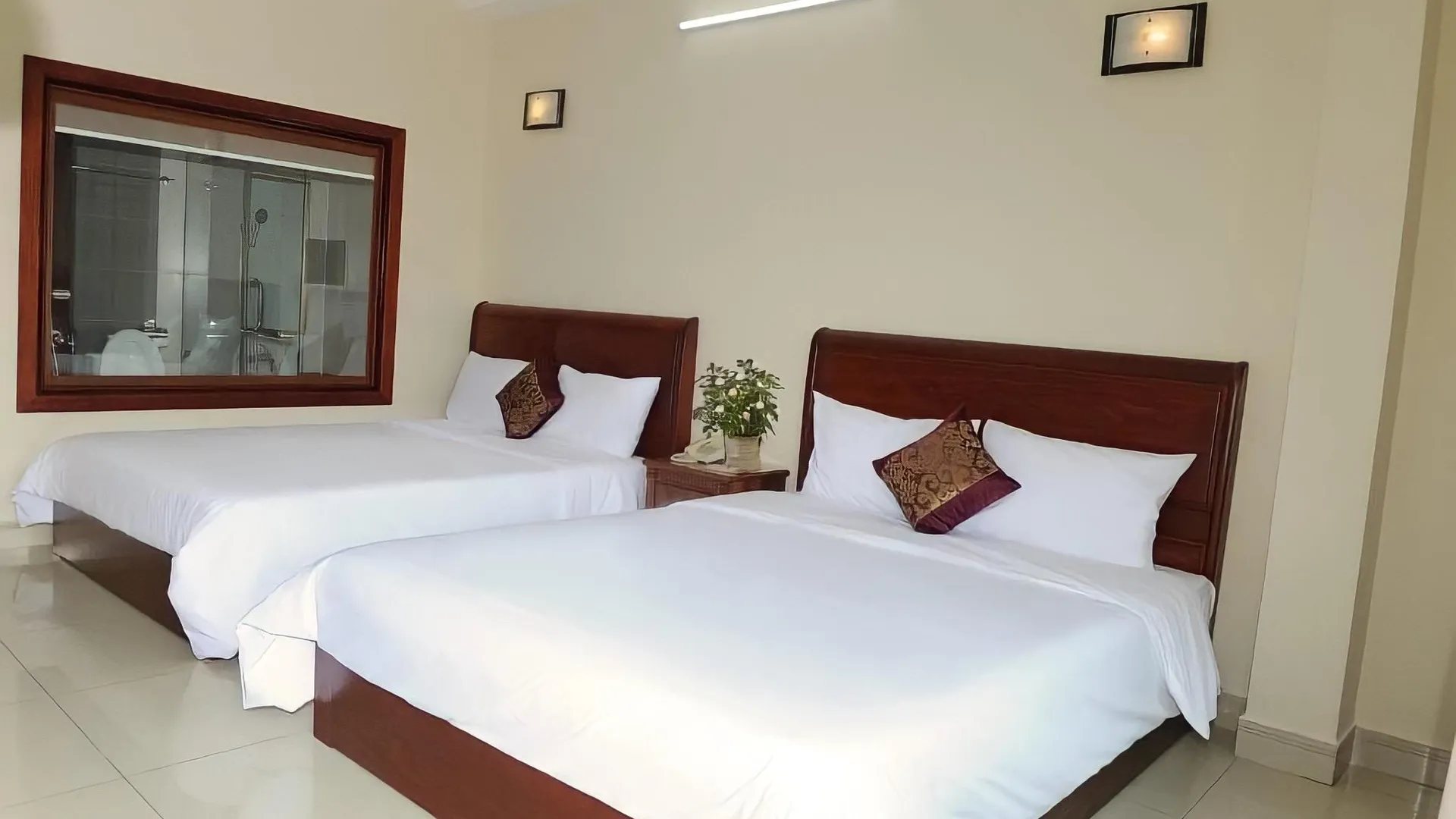 호치민 레드 선 사이공 호텔 2성급 호텔 외관