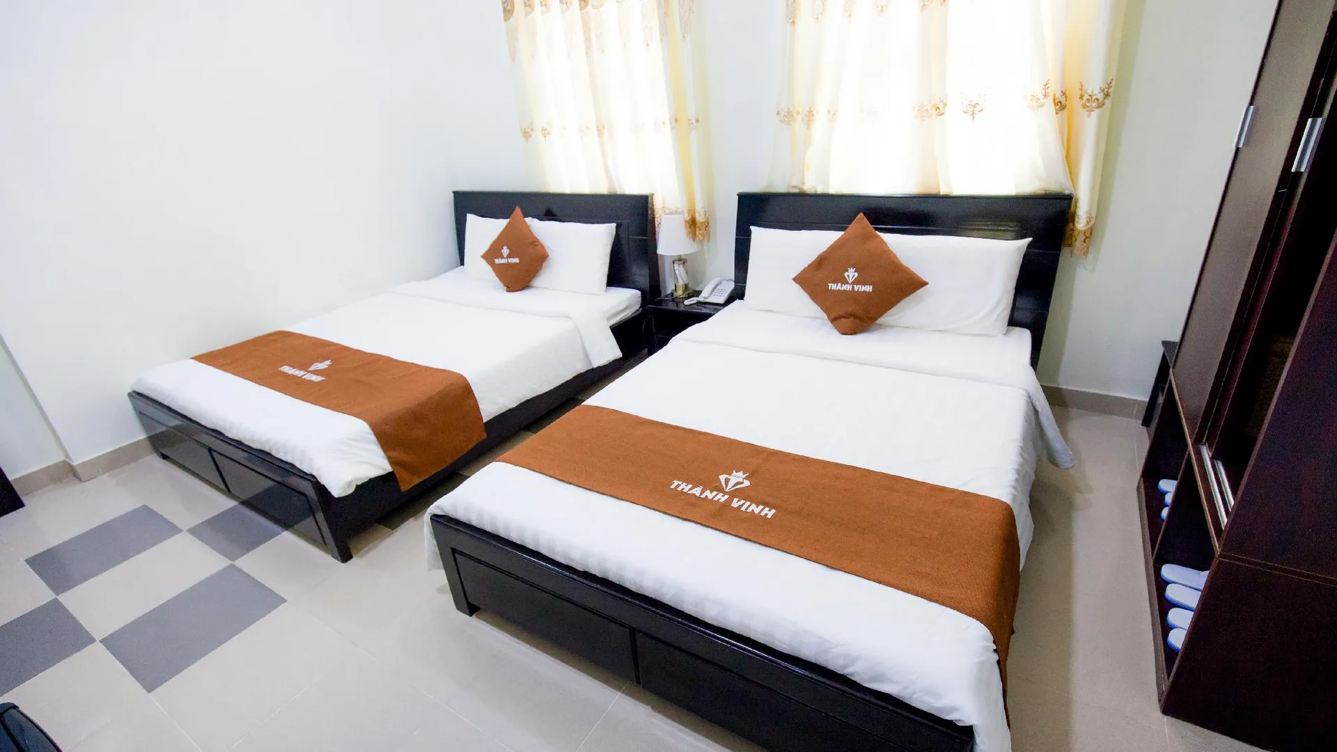 호치민 카크 산 탄 빈 1성급 호텔 스위트룸