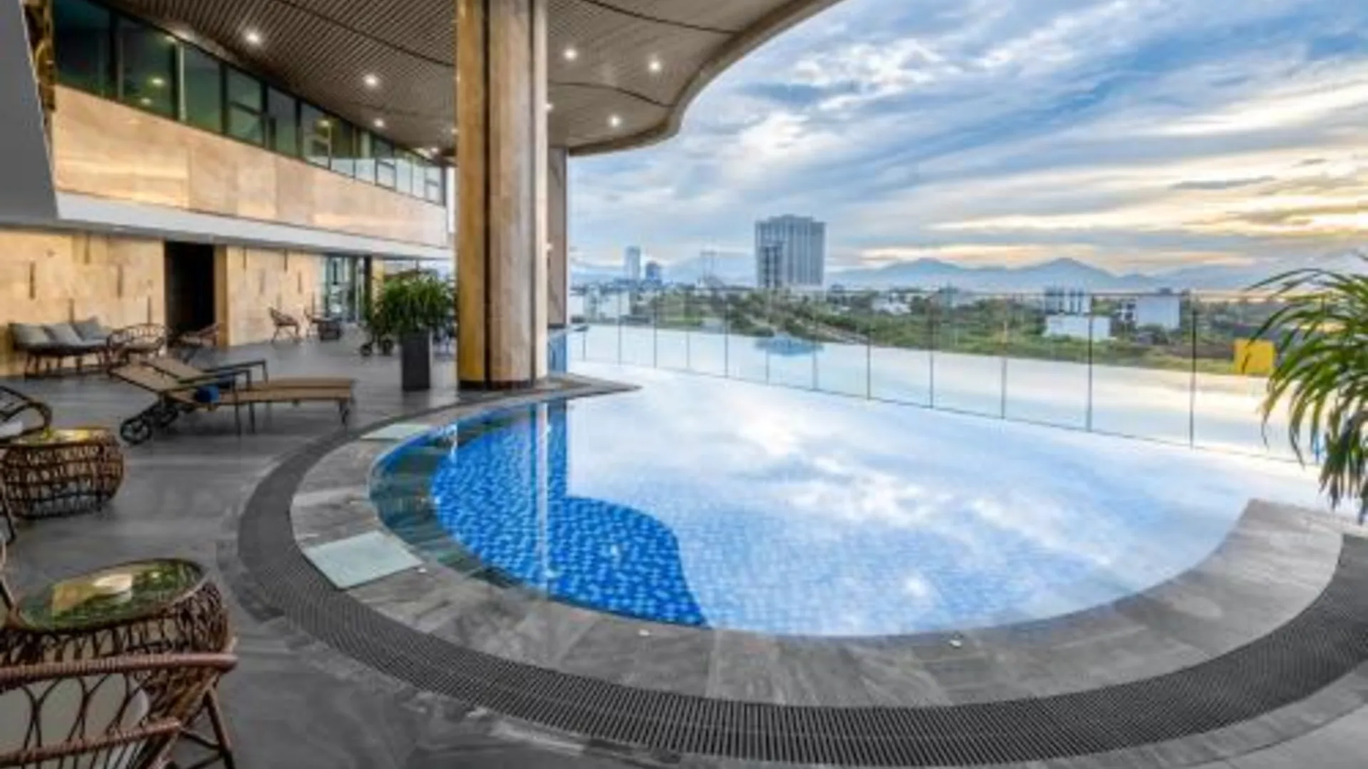 다낭 알란씨 호텔 5성급 호텔 스위트룸