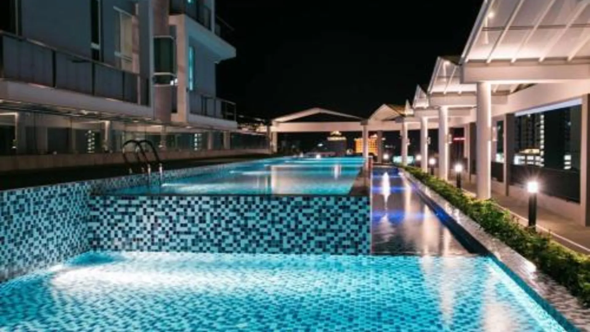 이포 캄풍 자와의 프라이빗 하우스 (800m², 침실 2개, 프라이빗 욕실 2개) 3성급 게스트하우스 로비