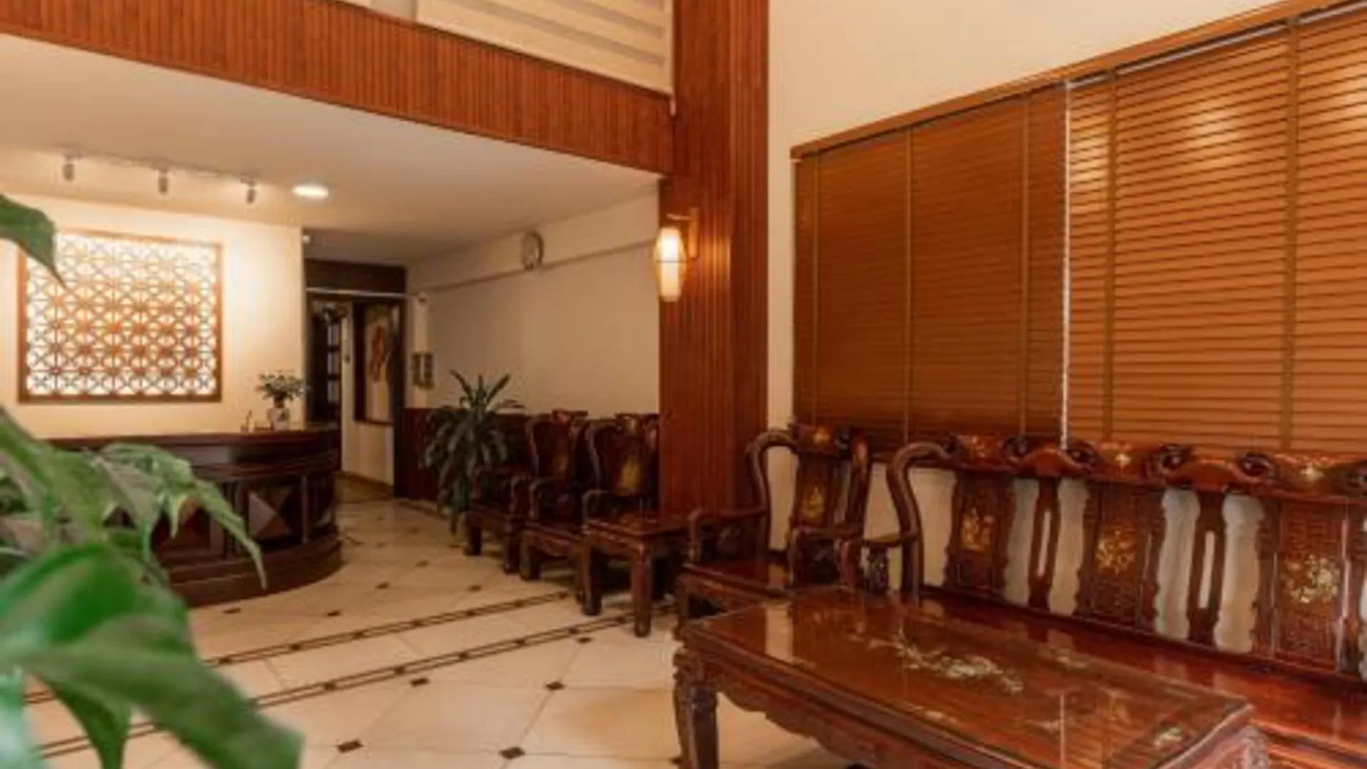 호치민 랜턴 호텔 1성급 호텔 외관