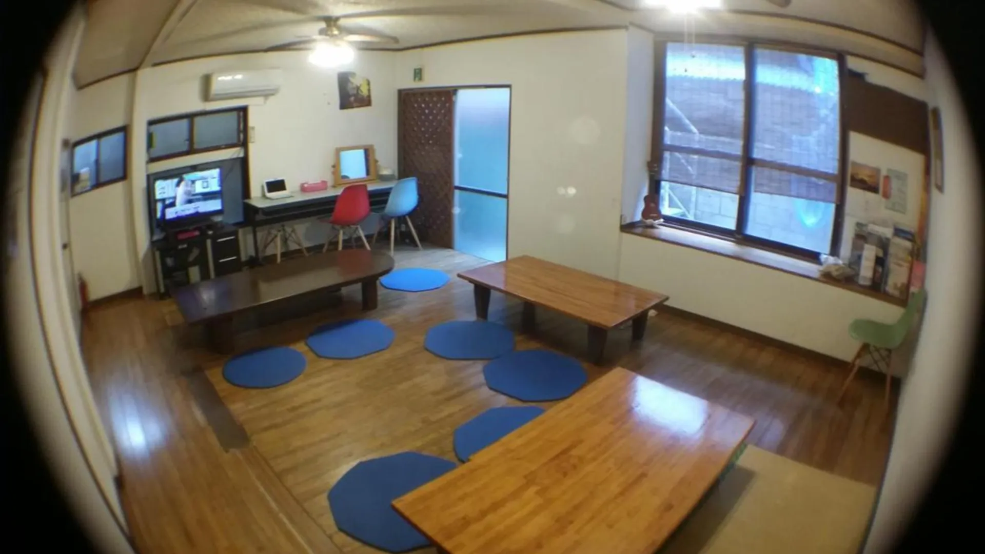 오키나와 본섬 게스트하우스 베이스 오키나와 1성급 호텔 로비