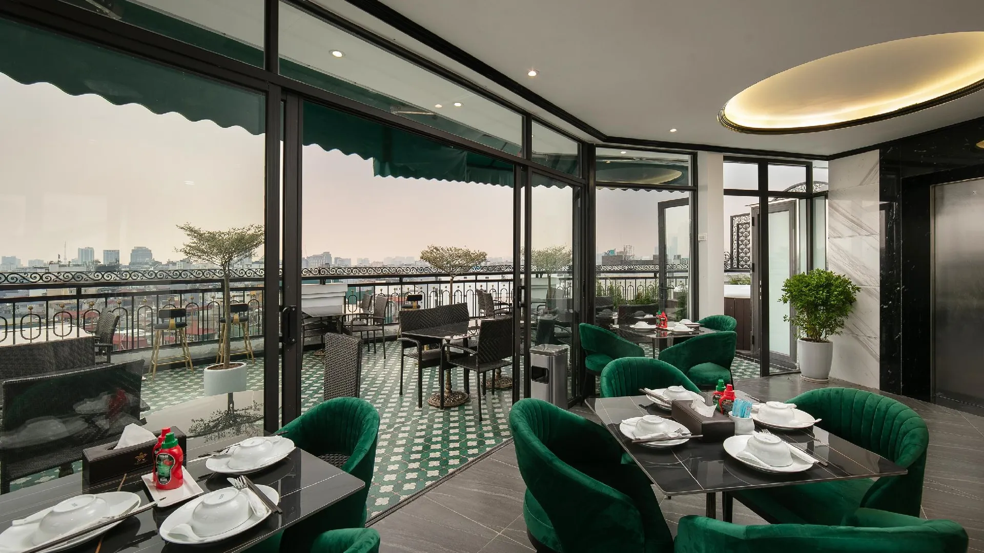 하노이 하노이 플라자 스위트 호텔 앤 스파 4성급 호텔 전망