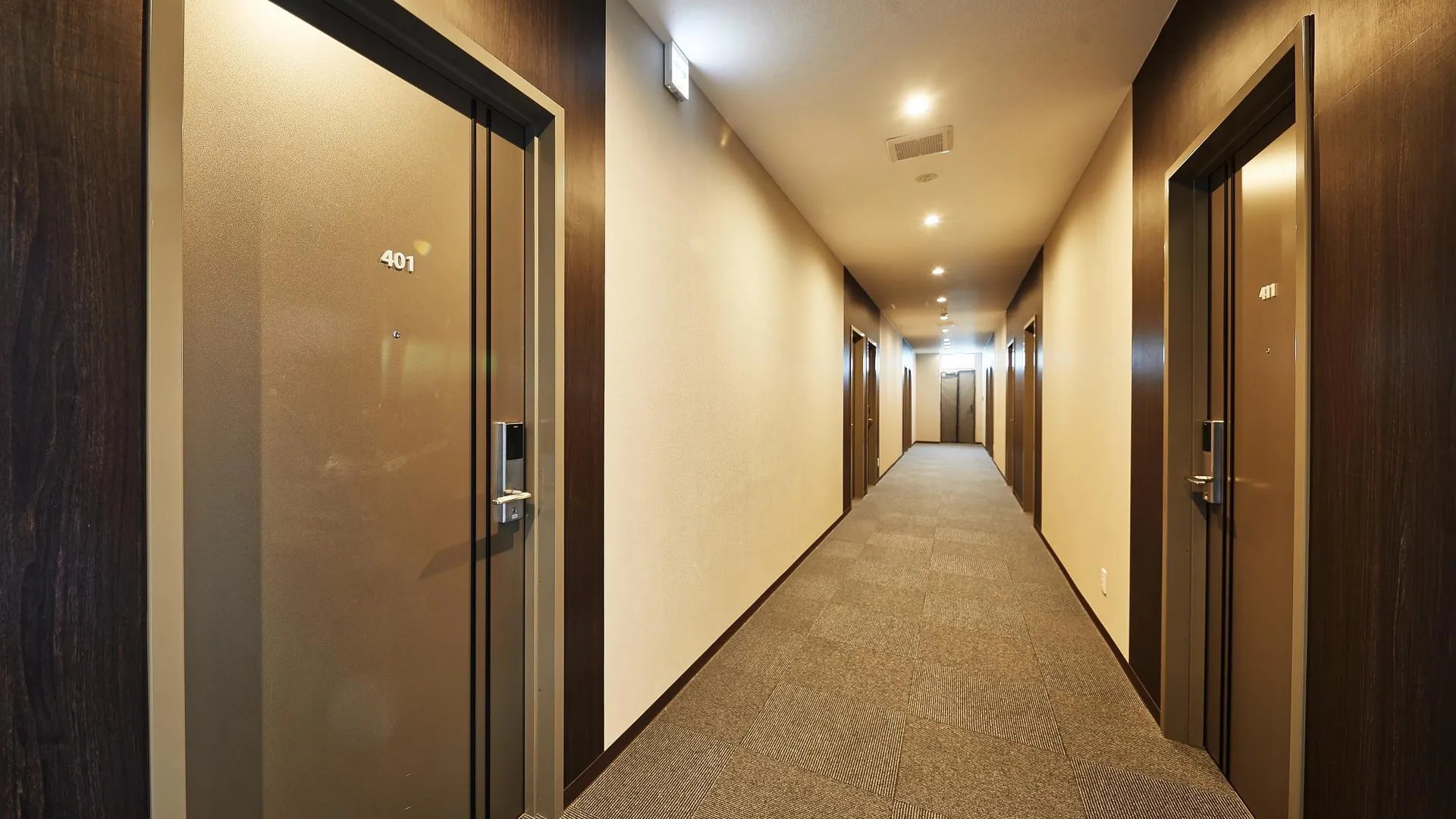 오키나와 본섬 크라운 호텔 오키나와 아넥스 4성급 호텔 외관