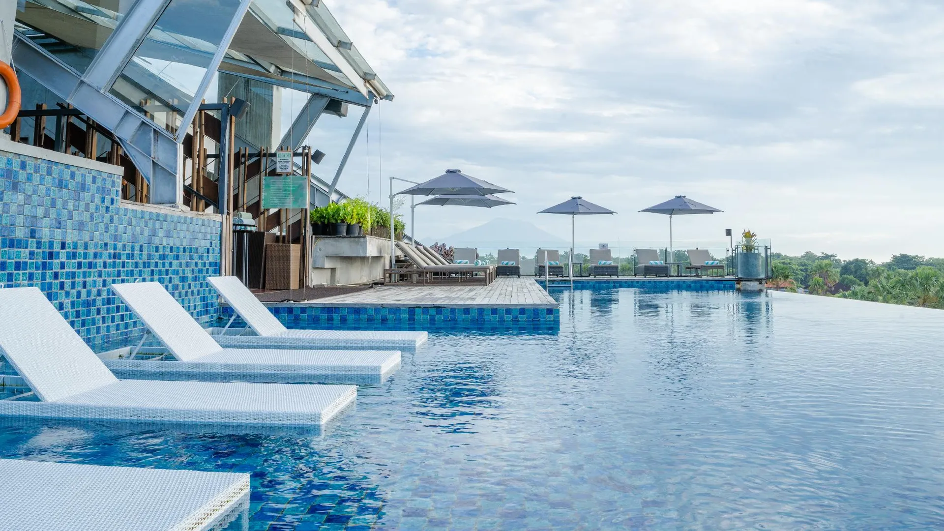 발리 아토텔 사누르 발리 4성급 호텔 객실