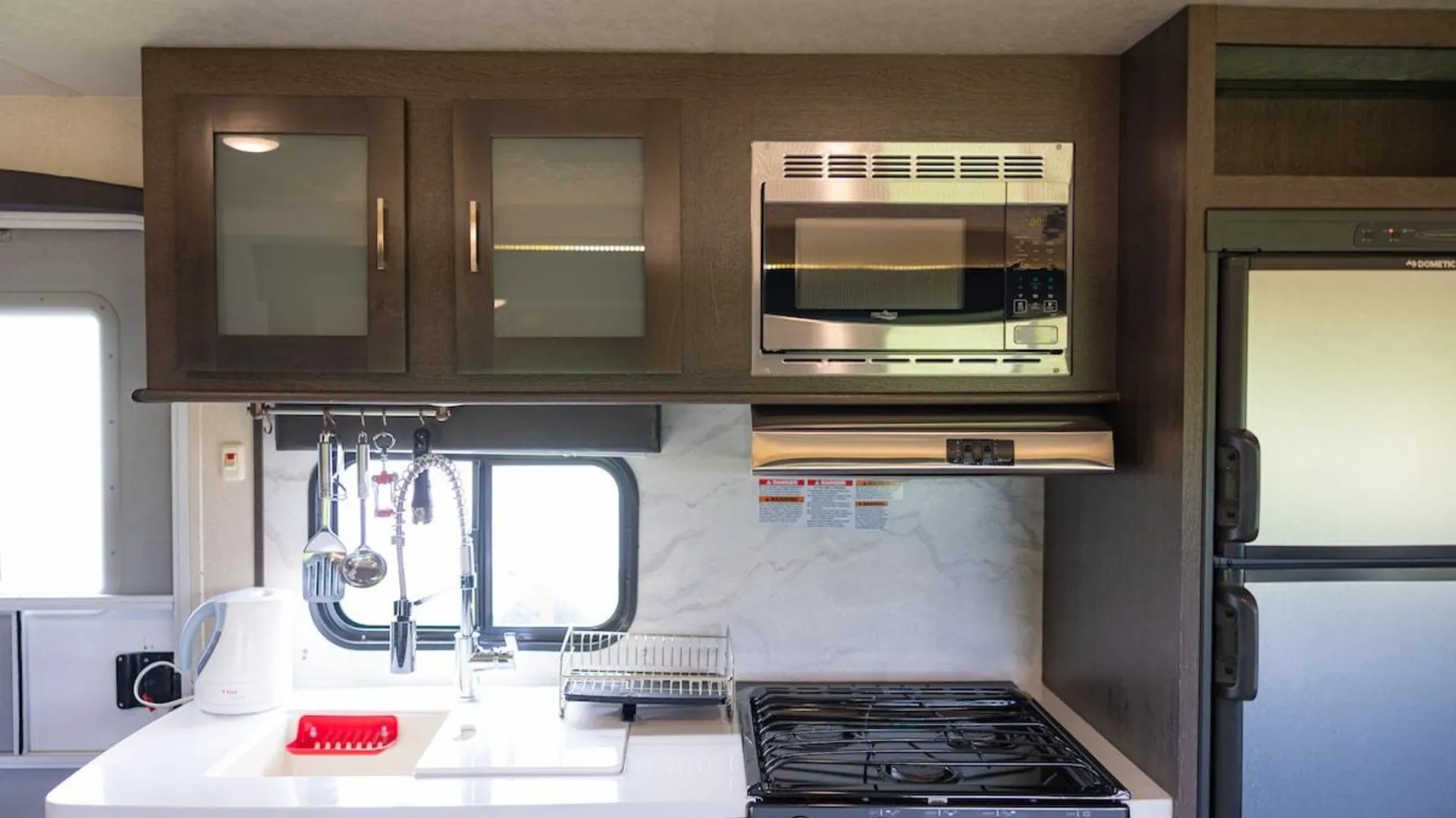 오키나와 본섬 [location not yet specified]의 프라이빗 하우스 (m², 침실 6개, 프라이빗 욕실 3개) 3성급 게스트하우스 레스토랑