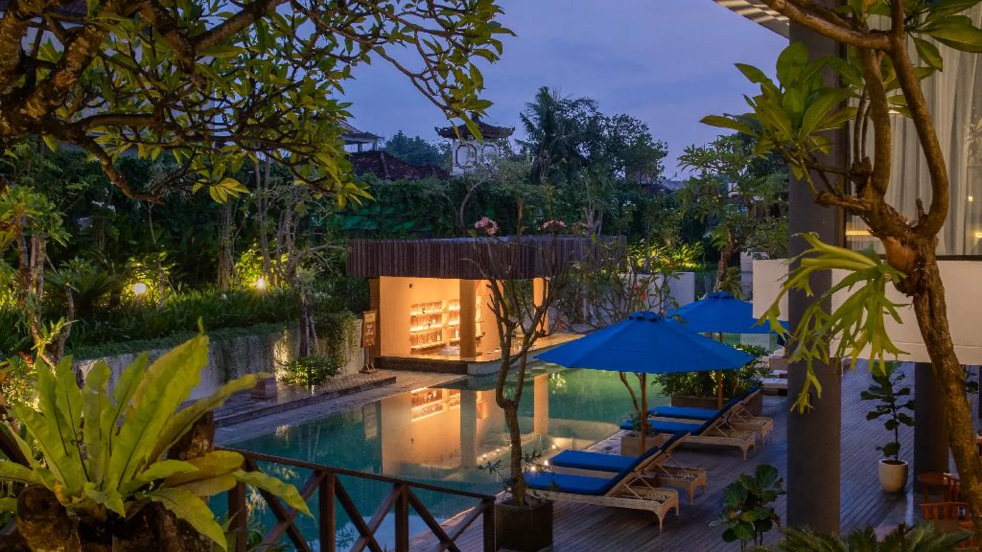 발리 디알로그 스미냑 4성급 호텔 외관