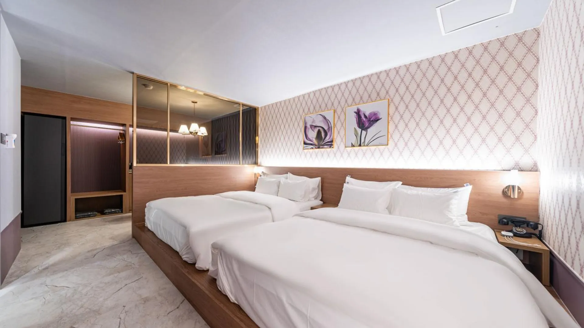 용인  용인 호텔 이쁘다 쁘띠 호텔 스위트룸