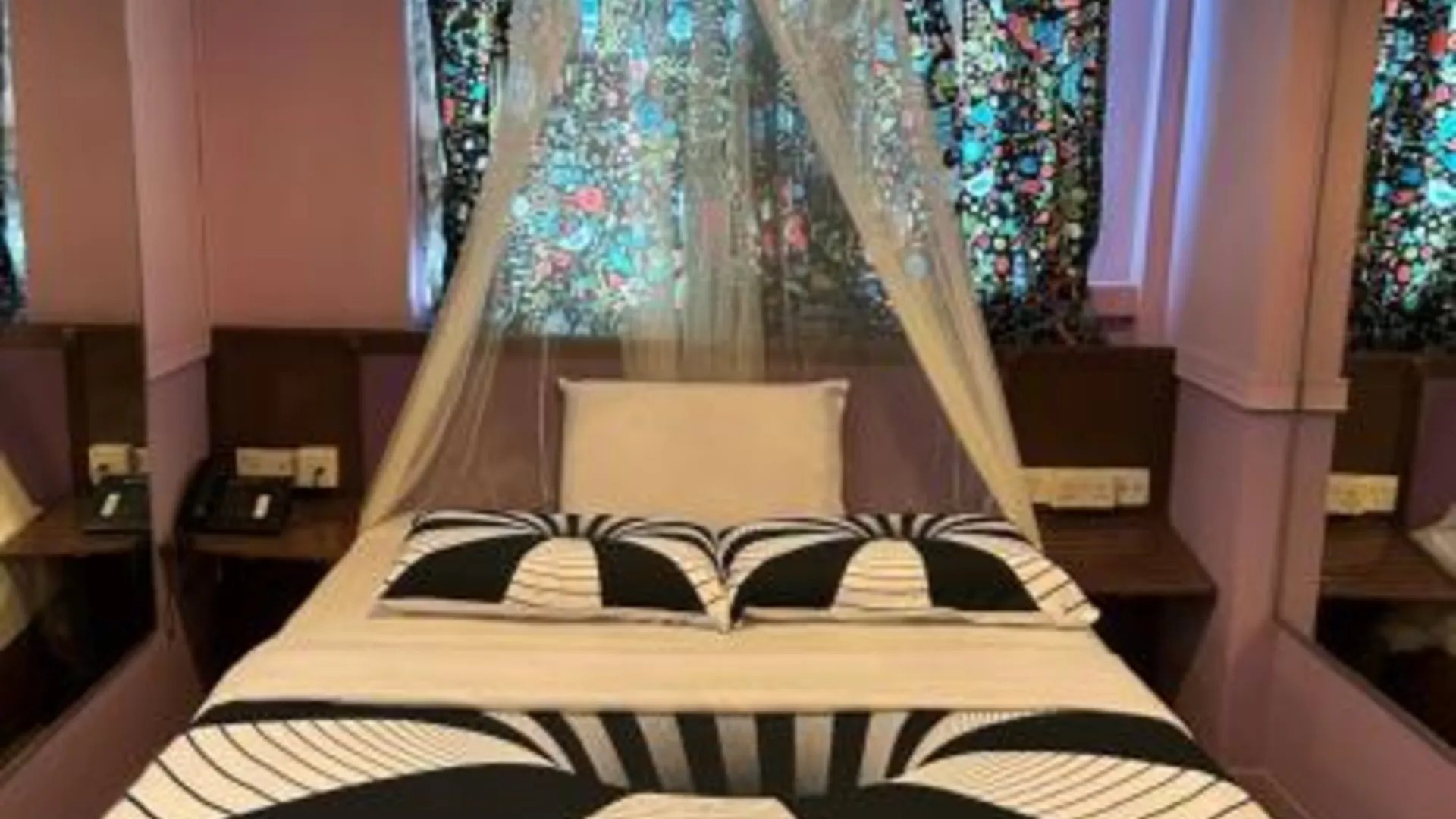 싱가포르 라 모드 (소피아) 호텔  2성급 호텔 스위트룸