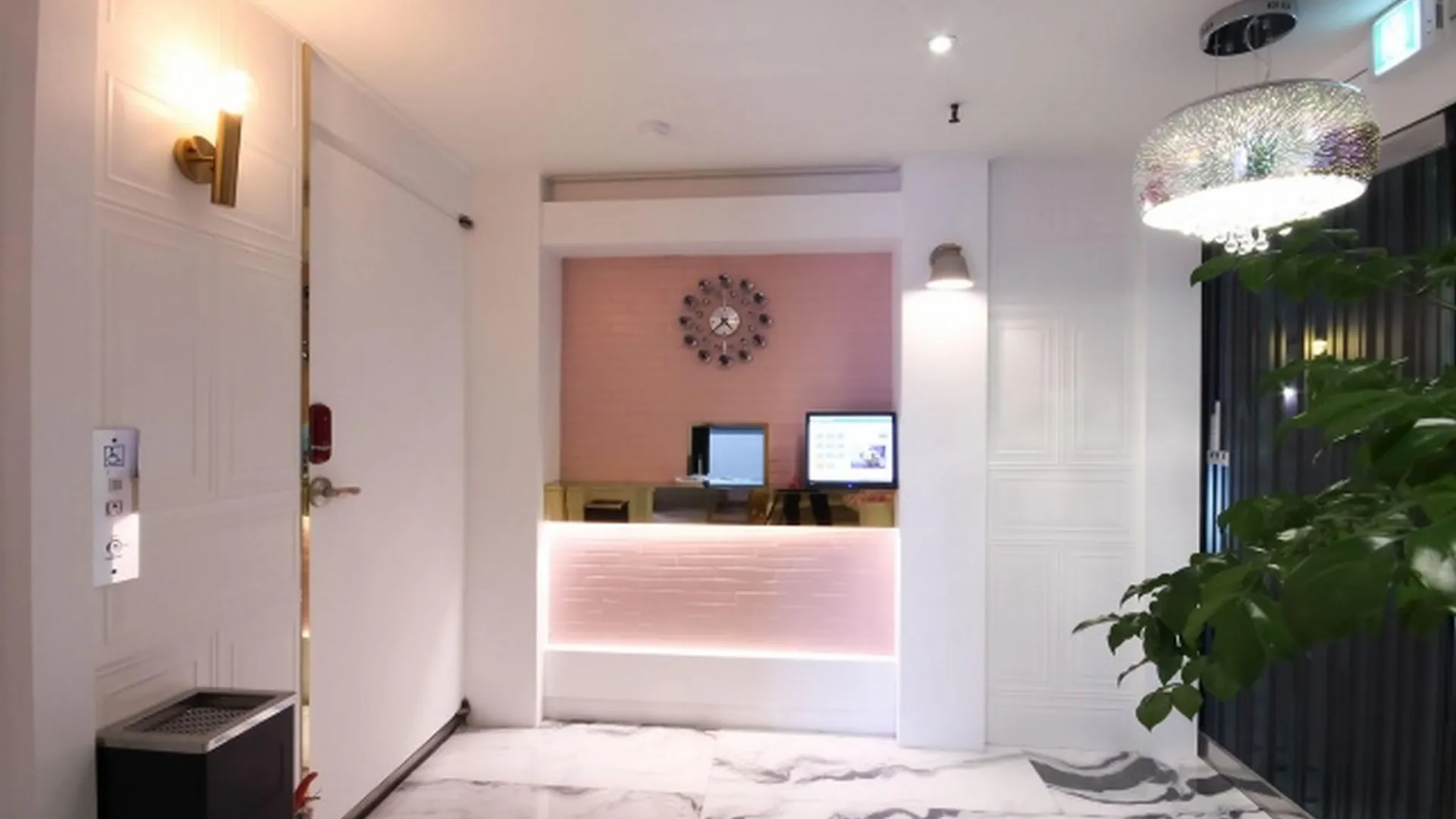 울산 울산 삼산 테라 9 2성급 호텔 수영장