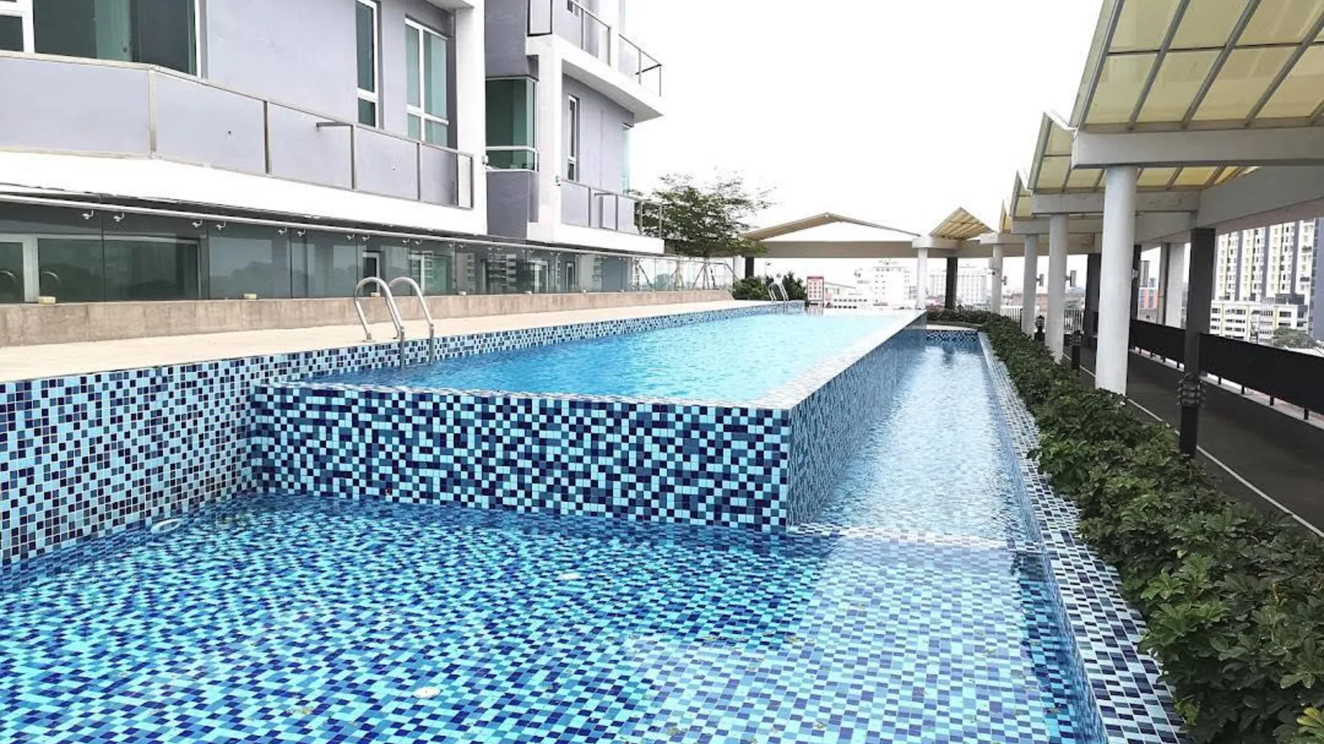 이포 캄풍 자와의 아파트먼트 (94m², 침실 2개, 프라이빗 욕실 2개) 4성급 싱글룸 로비