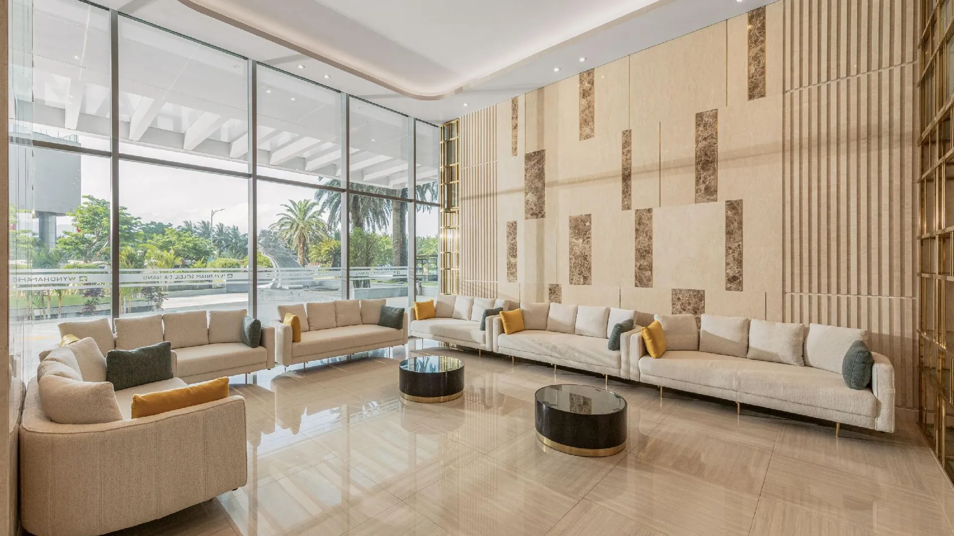 다낭 윈덤 솔레일 다낭 - 무료 왕복 에어포트 트랜스퍼 5성급 호텔 외관