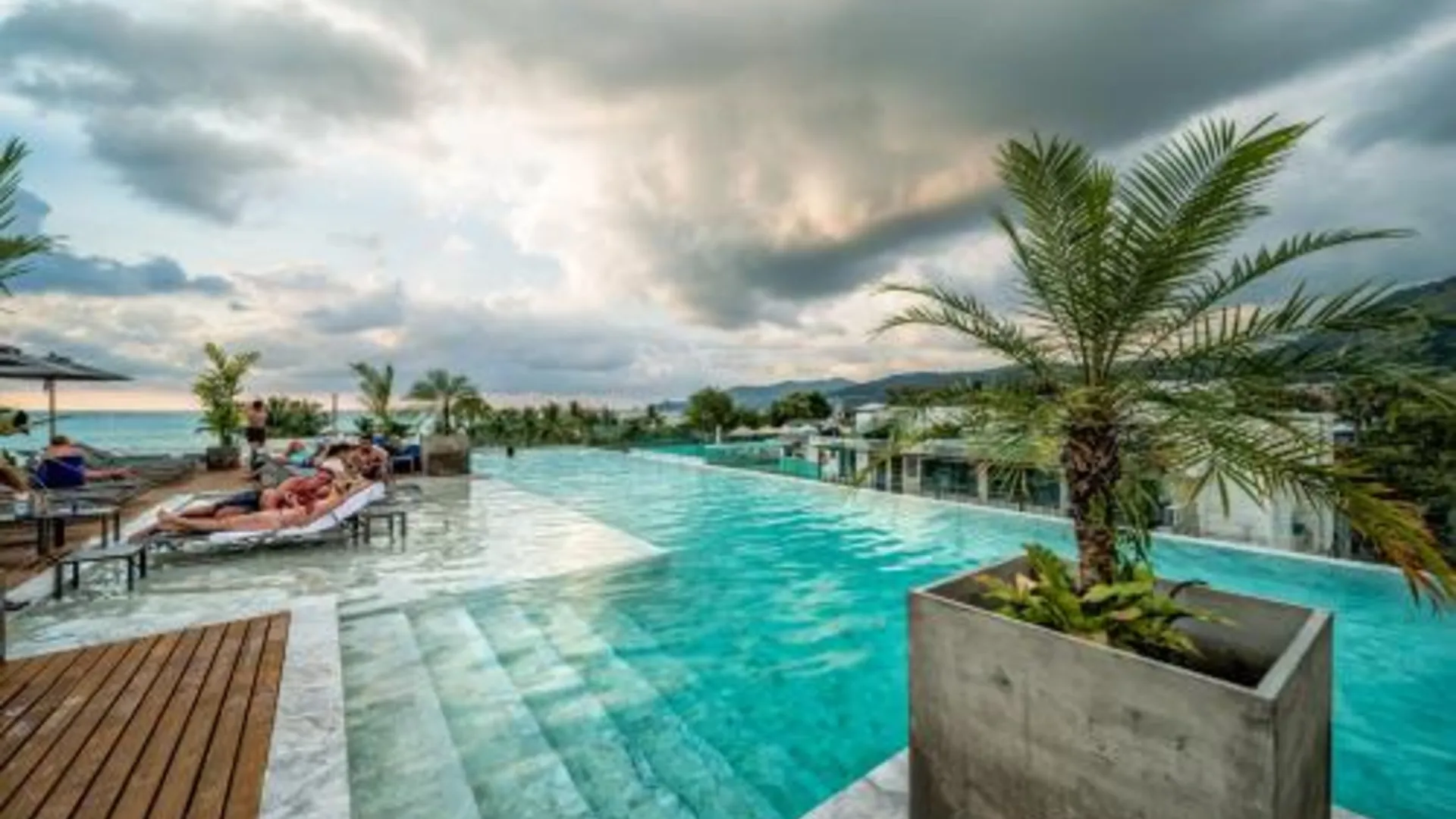 푸켓 호텔 클로버 파통 푸켓 4성급 호텔 로비