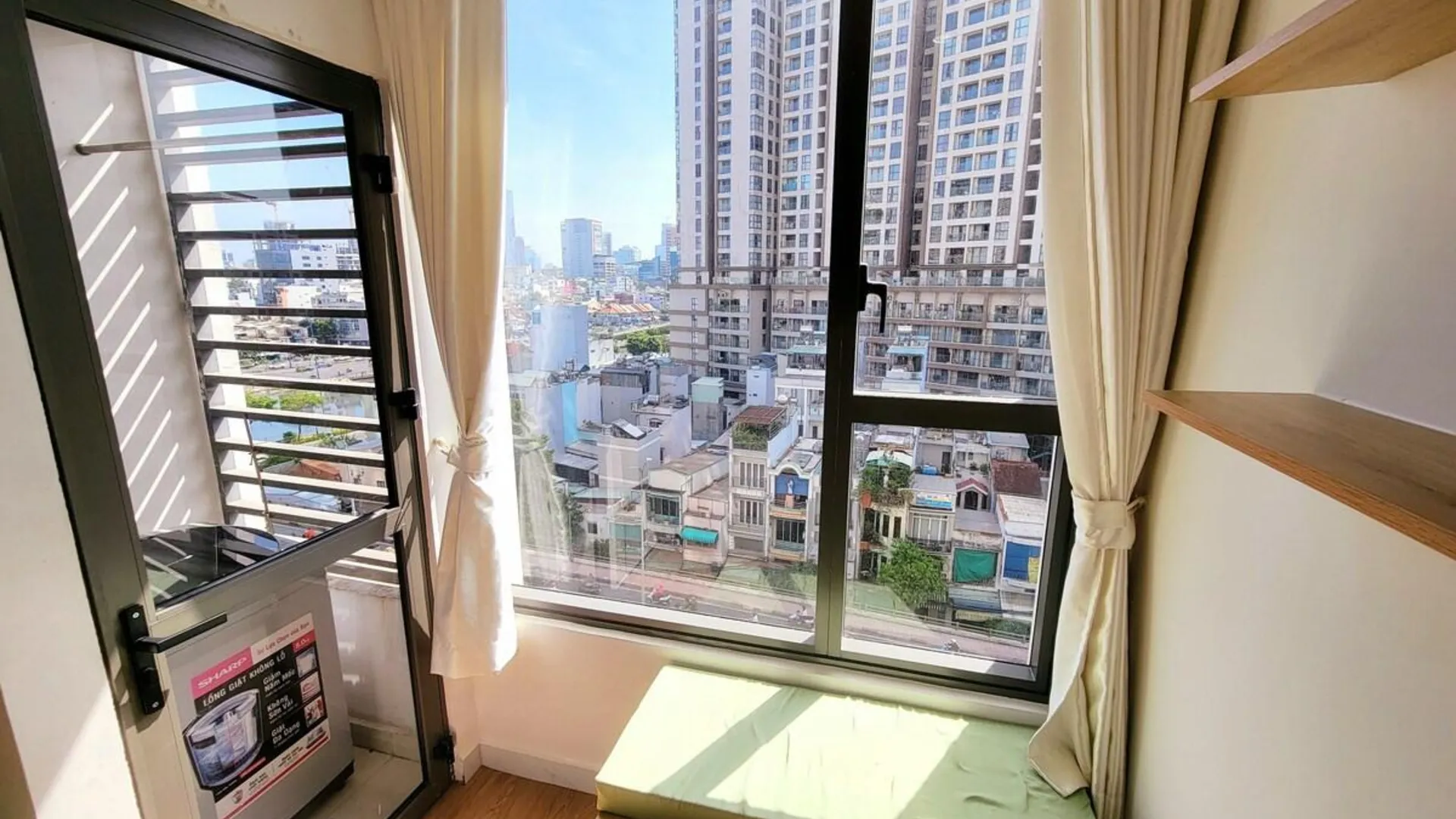 호치민 4군의 아파트먼트 (30m², 침실 1개, 프라이빗 욕실 1개) 3성급 싱글룸 수영장