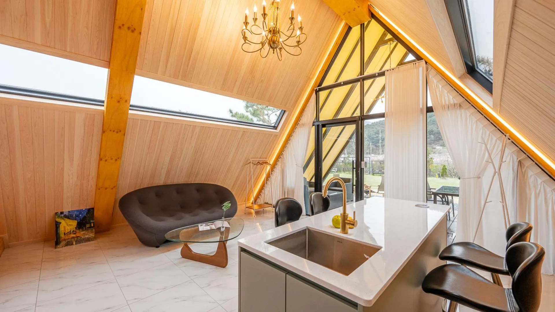 청도군 청도 하비리조트 럭셔리글램핑 4성급 게스트하우스 스위트룸